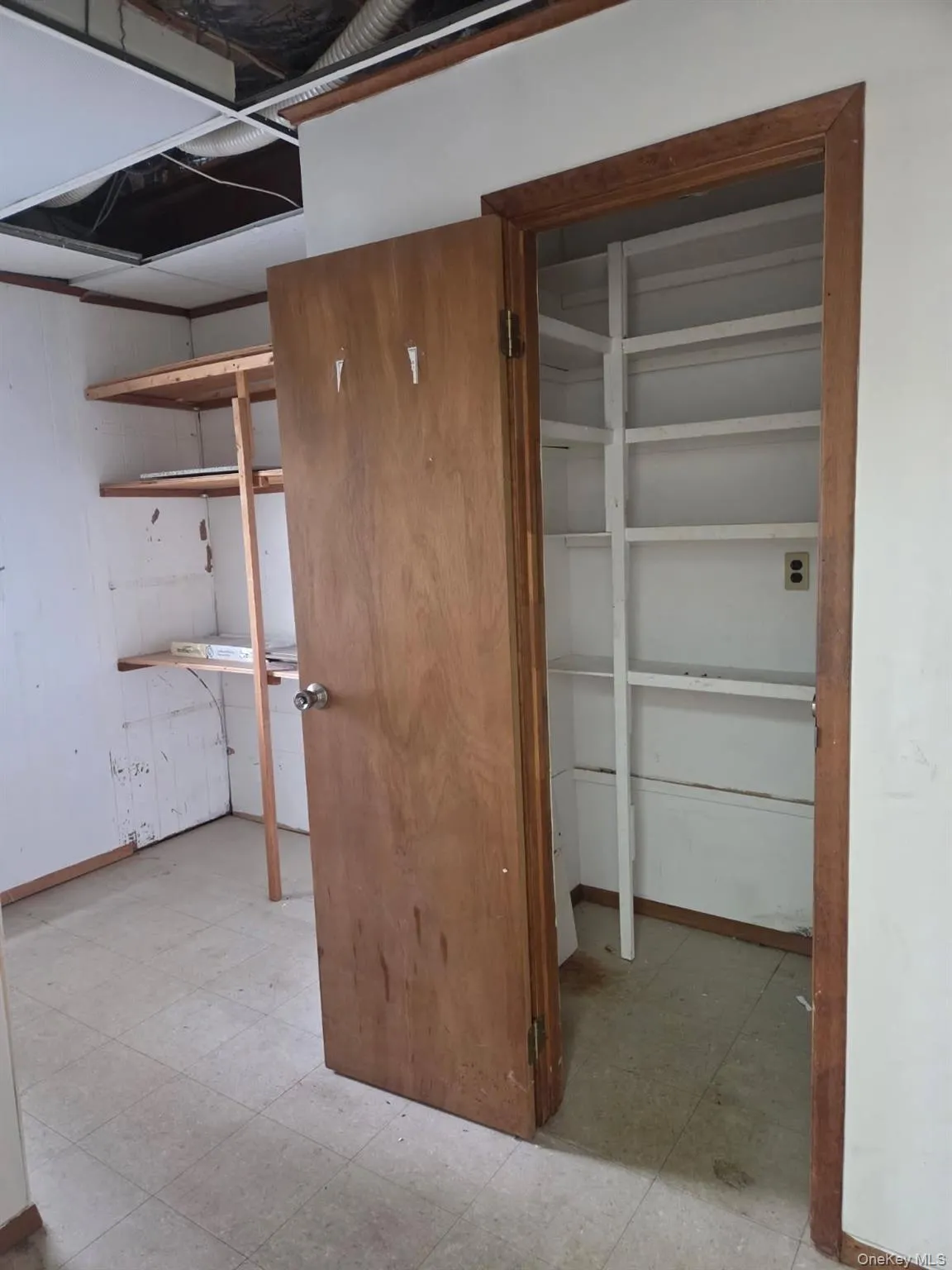 631 Montauk Highway, Islip, NY, ,Commercial Lease,For Rent,Montauk,0,986976 631 Montauk Highway, Islip, NY, ,Commercial Lease,For Rent,Montauk,0,986976