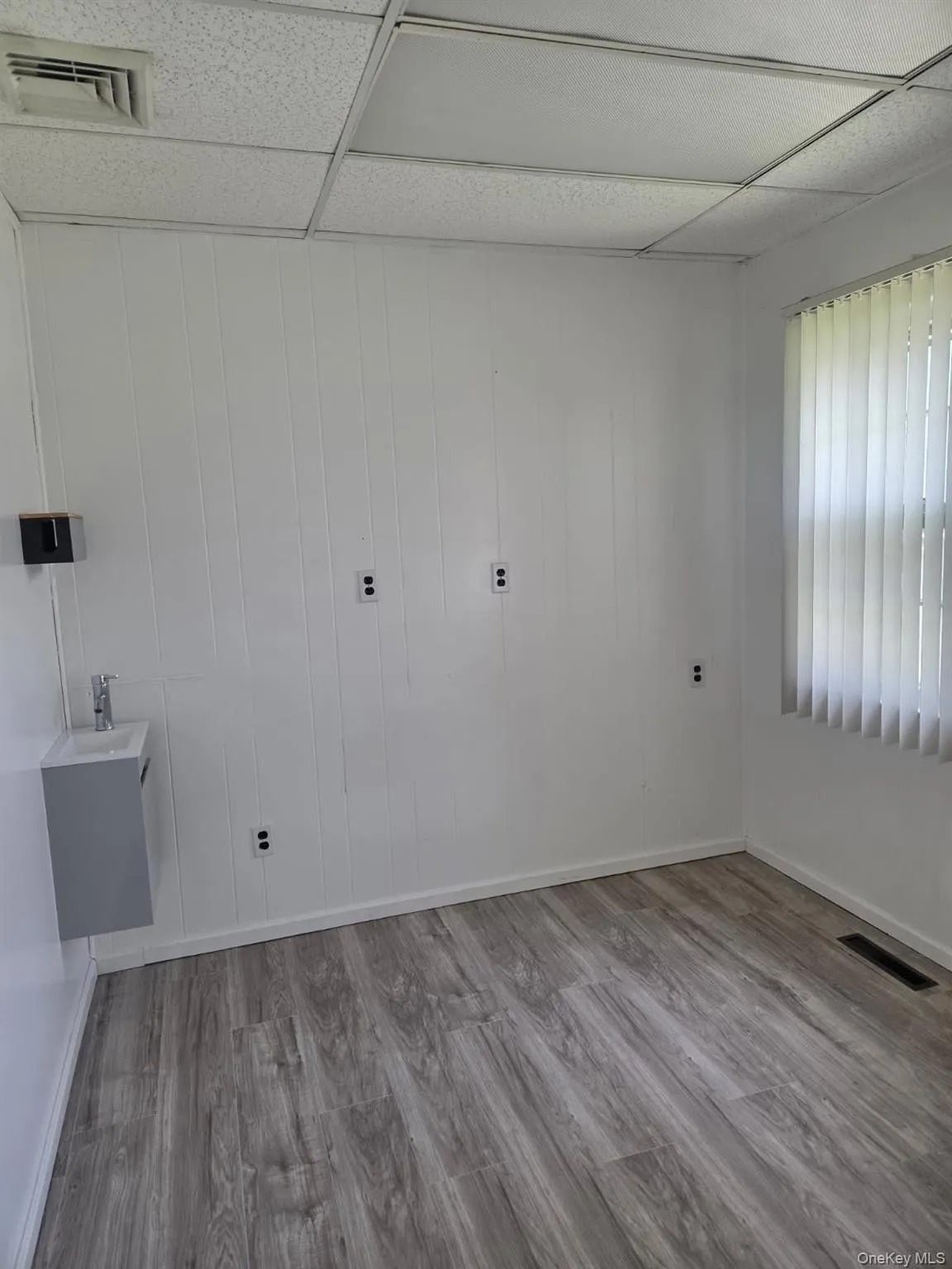 631 Montauk Highway, Islip, NY, ,Commercial Lease,For Rent,Montauk,0,986976 631 Montauk Highway, Islip, NY, ,Commercial Lease,For Rent,Montauk,0,986976