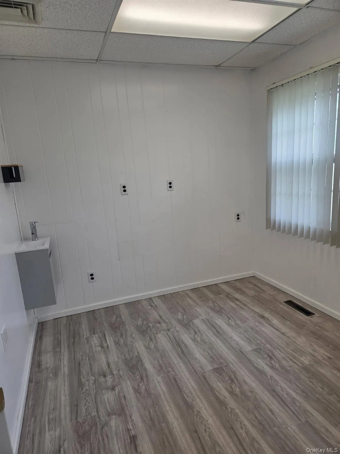 631 Montauk Highway, Islip, NY, ,Commercial Lease,For Rent,Montauk,0,986976 631 Montauk Highway, Islip, NY, ,Commercial Lease,For Rent,Montauk,0,986976