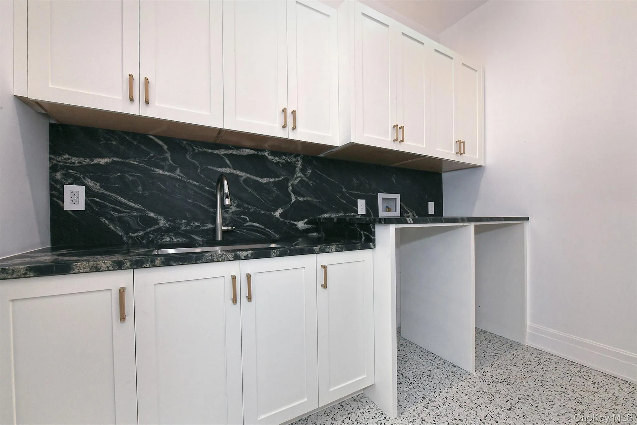 20 Knollwood Road, Oyster Bay, NY, 6 Bedrooms Bedrooms, 10 Rooms Rooms,7 BathroomsBathrooms,Residential,For Rent,Knollwood,0,986988 20 Knollwood Road, Oyster Bay, NY, 6 Bedrooms Bedrooms, 10 Rooms Rooms,7 BathroomsBathrooms,Residential,For Rent,Knollwood,0,986988