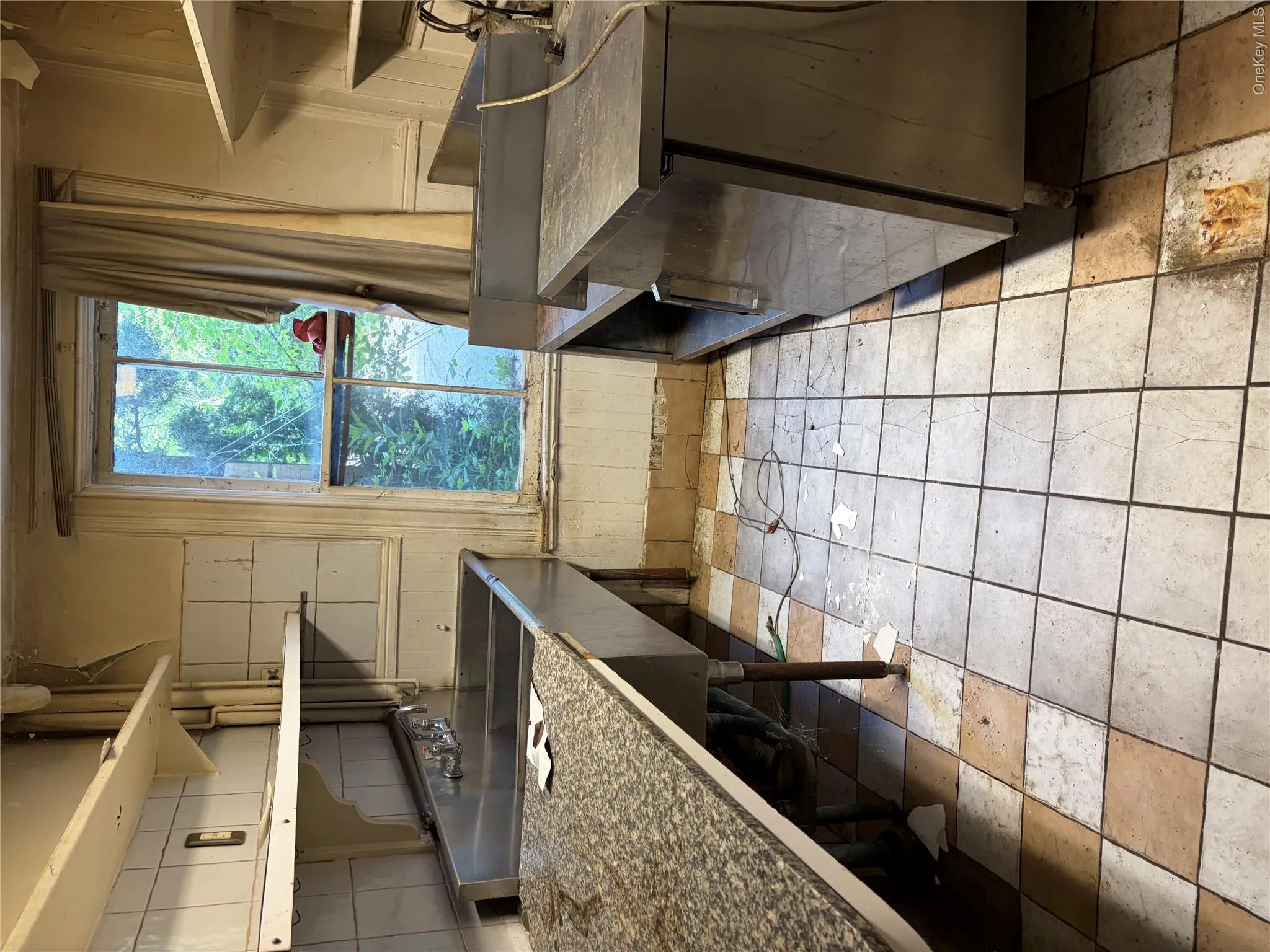 Commercial Kitchen Prep/Wash Area Commercial Kitchen Prep/Wash Area