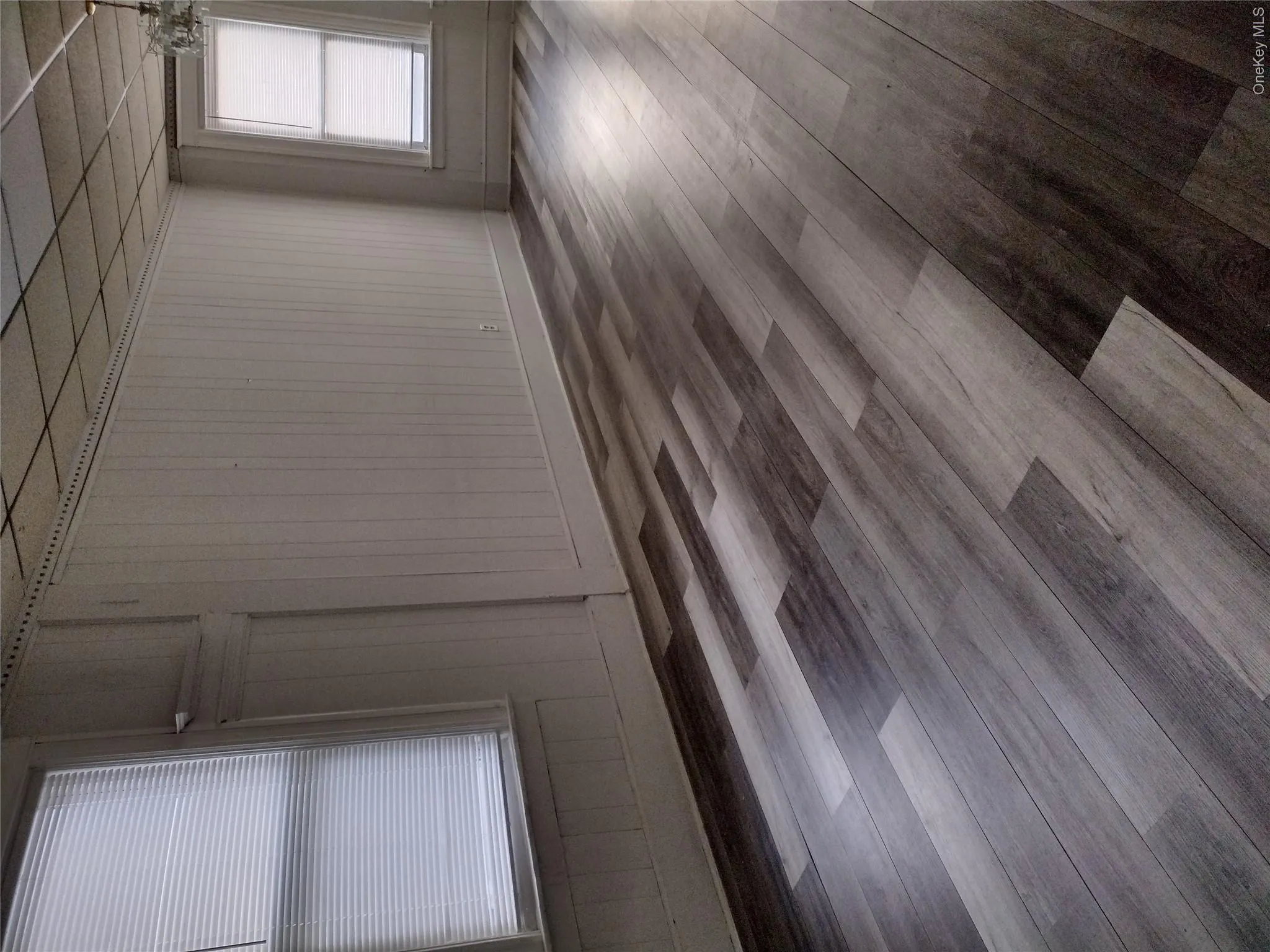 Hardwood floor all throughout Hardwood floor all throughout