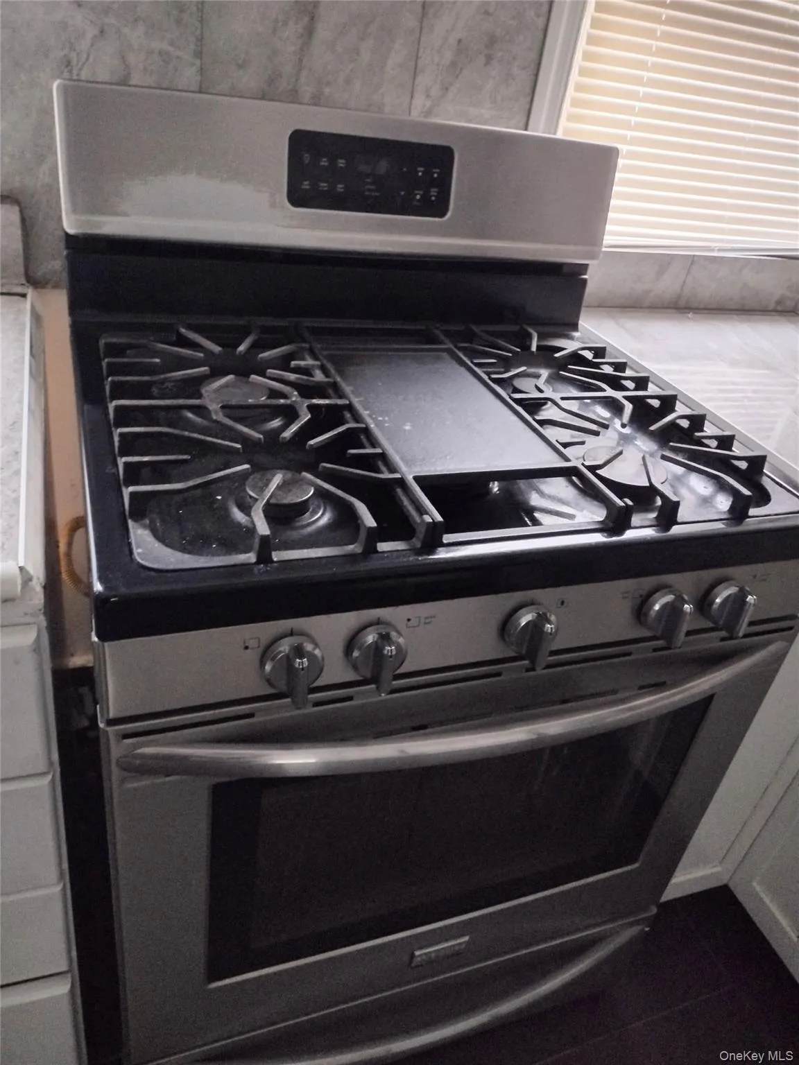 15 Hoffman Avenue, Poughkeepsie, NY, 3 Bedrooms Bedrooms, 5 Rooms Rooms,1 BathroomBathrooms,Residential Lease,For Rent,Hoffman,0,986994 15 Hoffman Avenue, Poughkeepsie, NY, 3 Bedrooms Bedrooms, 5 Rooms Rooms,1 BathroomBathrooms,Residential Lease,For Rent,Hoffman,0,986994