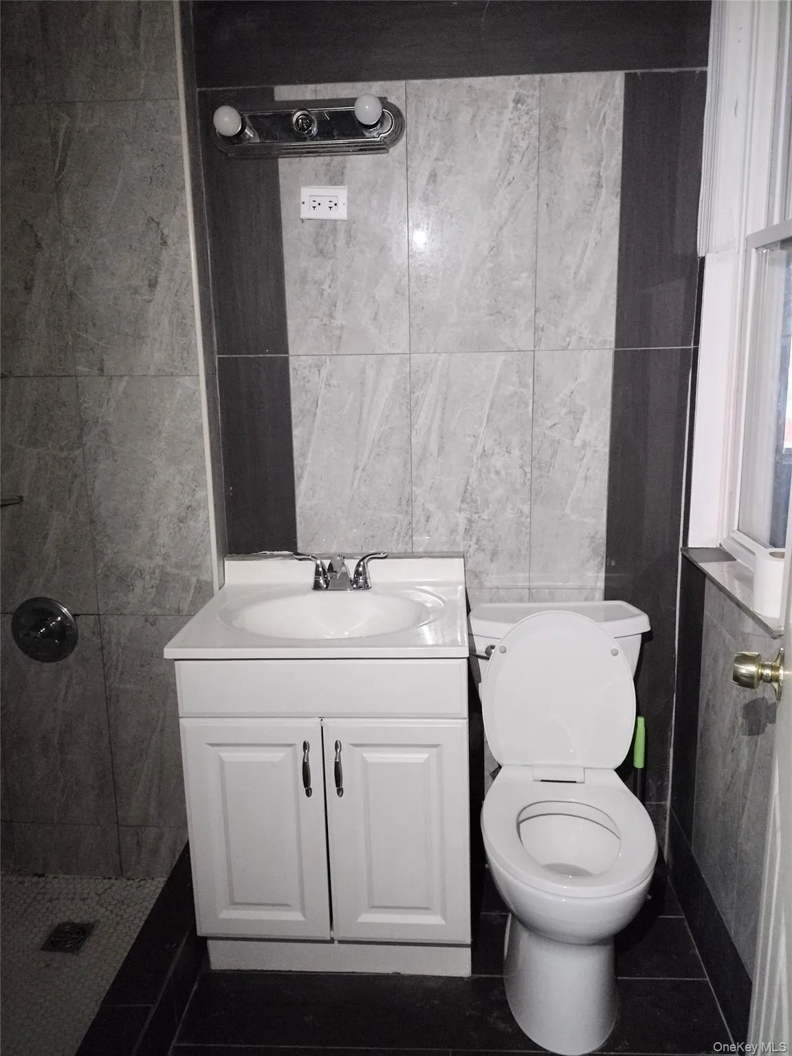 15 Hoffman Avenue, Poughkeepsie, NY, 3 Bedrooms Bedrooms, 5 Rooms Rooms,1 BathroomBathrooms,Residential Lease,For Rent,Hoffman,0,986994 15 Hoffman Avenue, Poughkeepsie, NY, 3 Bedrooms Bedrooms, 5 Rooms Rooms,1 BathroomBathrooms,Residential Lease,For Rent,Hoffman,0,986994