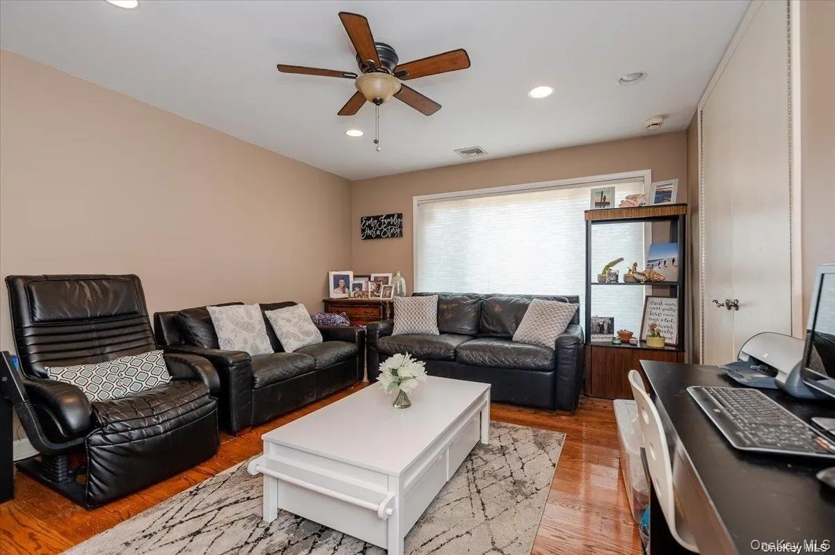 94 Heron Street, Long Beach, NY, 5 Bedrooms Bedrooms, 10 Rooms Rooms,3 BathroomsBathrooms,Residential Lease,For Rent,Heron,0,987015 94 Heron Street, Long Beach, NY, 5 Bedrooms Bedrooms, 10 Rooms Rooms,3 BathroomsBathrooms,Residential Lease,For Rent,Heron,0,987015