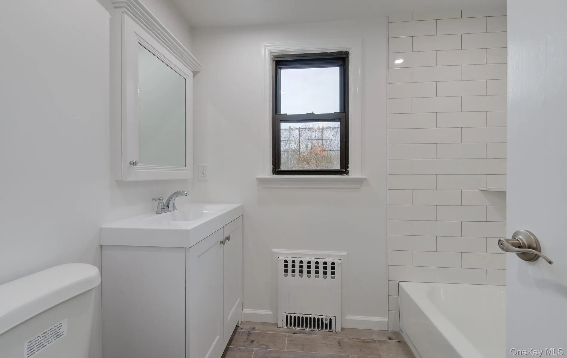 23 Park Avenue, Oyster Bay, NY, 1 Bedroom Bedrooms, 4 Rooms Rooms,1 BathroomBathrooms,Residential Lease,For Rent,Park,0,987017 23 Park Avenue, Oyster Bay, NY, 1 Bedroom Bedrooms, 4 Rooms Rooms,1 BathroomBathrooms,Residential Lease,For Rent,Park,0,987017