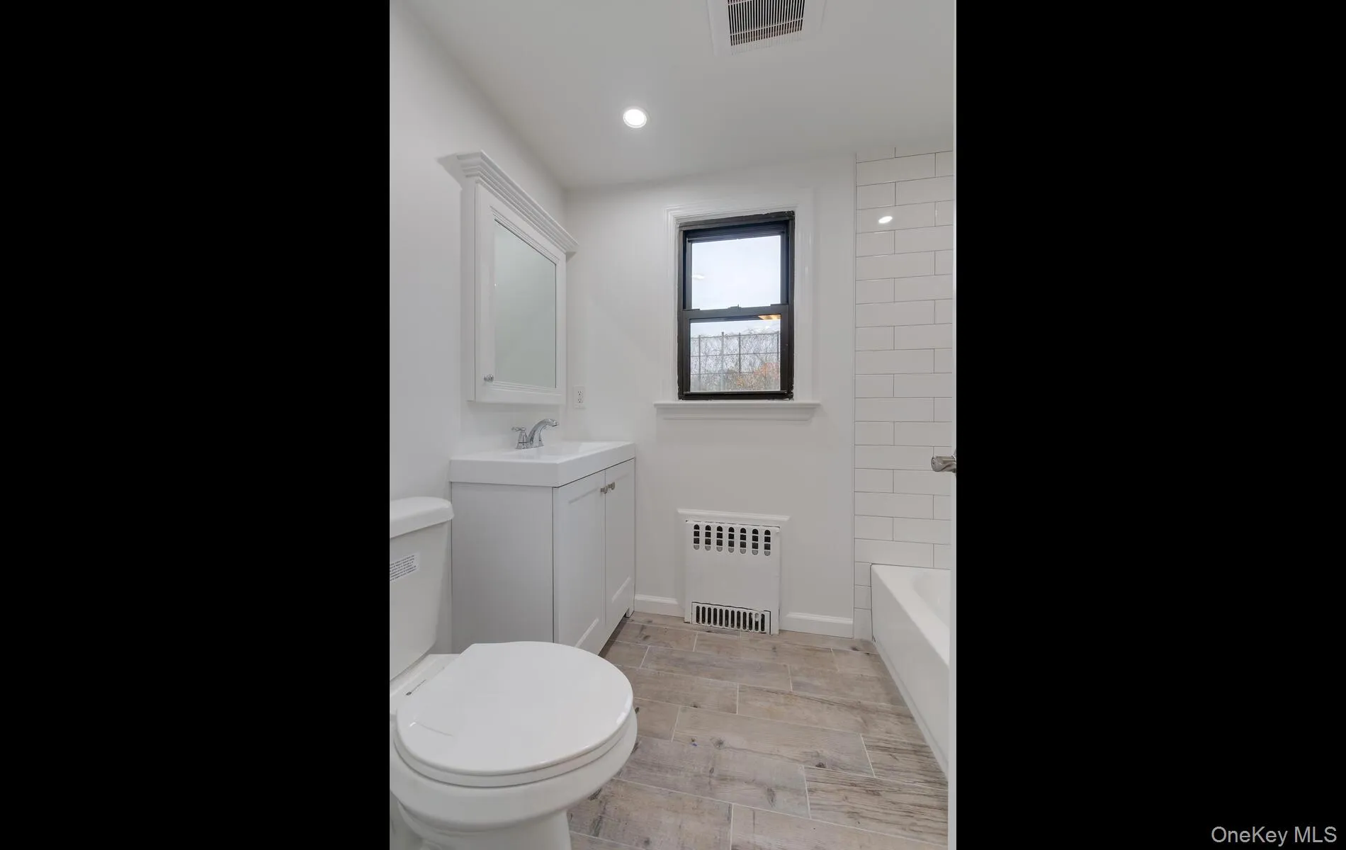 23 Park Avenue, Oyster Bay, NY, 1 Bedroom Bedrooms, 4 Rooms Rooms,1 BathroomBathrooms,Residential Lease,For Rent,Park,0,987017 23 Park Avenue, Oyster Bay, NY, 1 Bedroom Bedrooms, 4 Rooms Rooms,1 BathroomBathrooms,Residential Lease,For Rent,Park,0,987017