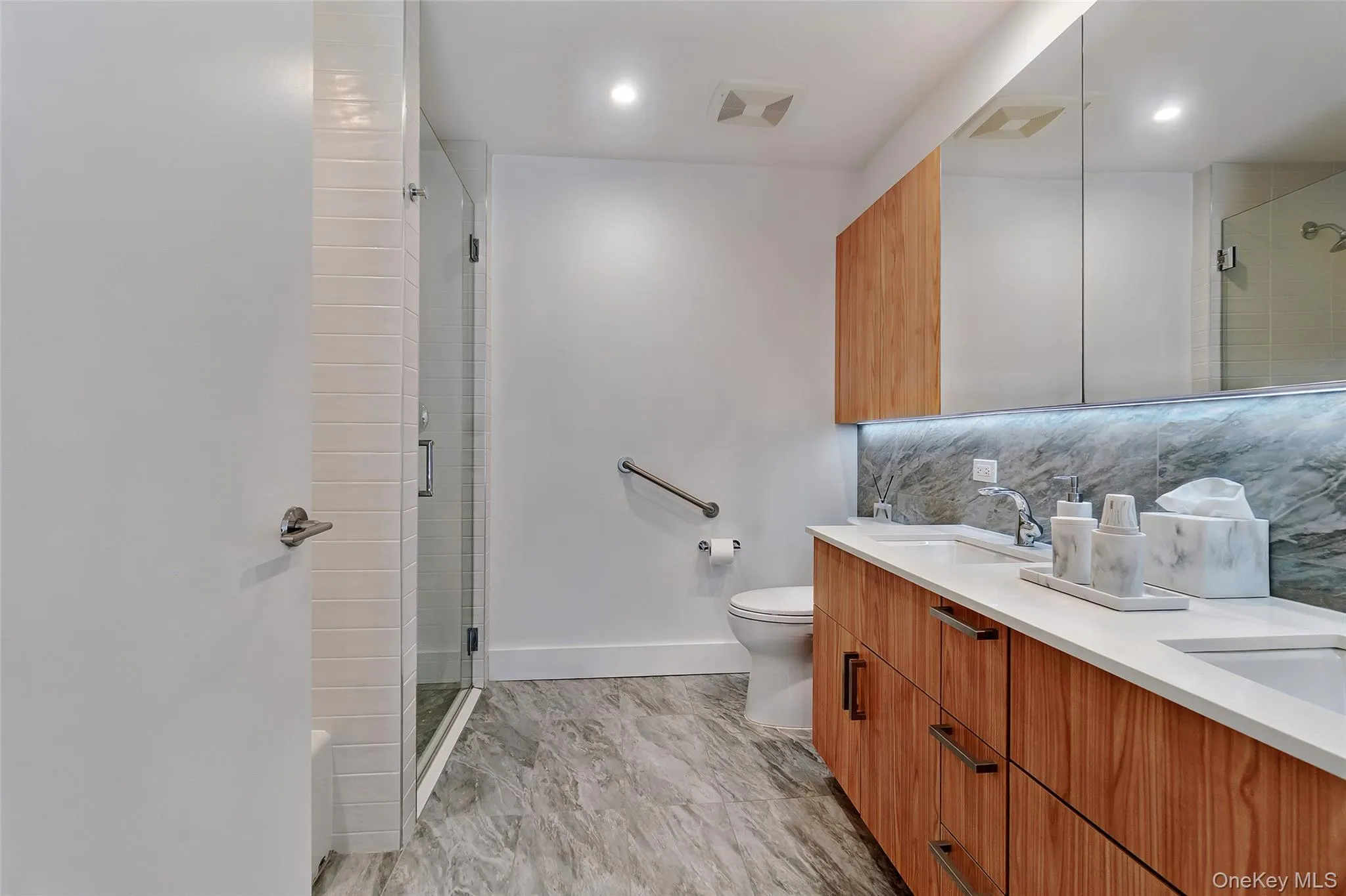 133 Beach 116th Street, New York, NY, 2 Bedrooms Bedrooms, 3 Rooms Rooms,2 BathroomsBathrooms,Residential Sale,For Rent,Beach 116th,0,987027 133 Beach 116th Street, New York, NY, 2 Bedrooms Bedrooms, 3 Rooms Rooms,2 BathroomsBathrooms,Residential Sale,For Rent,Beach 116th,0,987027