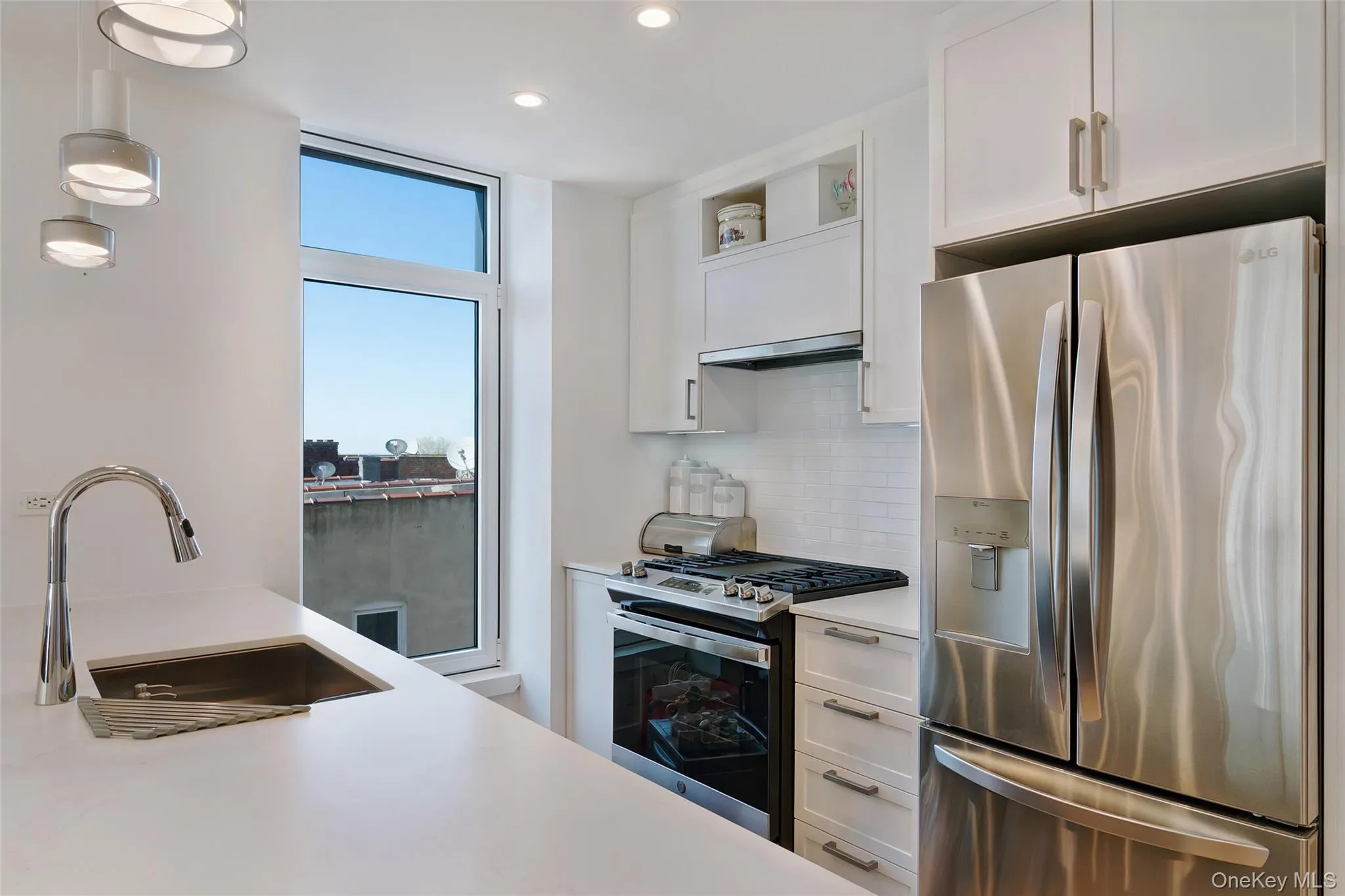 133 Beach 116th Street, New York, NY, 2 Bedrooms Bedrooms, 3 Rooms Rooms,2 BathroomsBathrooms,Residential Sale,For Rent,Beach 116th,0,987027 133 Beach 116th Street, New York, NY, 2 Bedrooms Bedrooms, 3 Rooms Rooms,2 BathroomsBathrooms,Residential Sale,For Rent,Beach 116th,0,987027