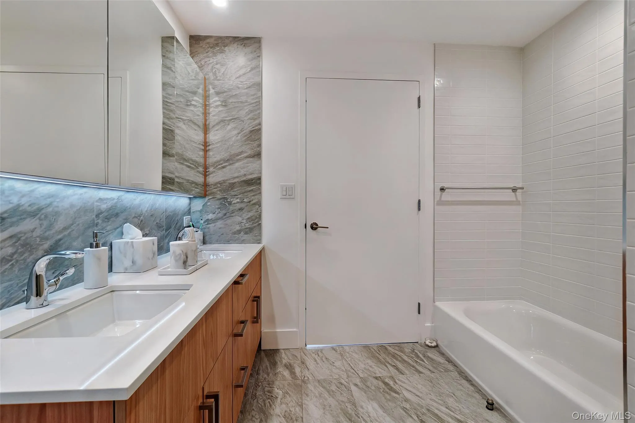 133 Beach 116th Street, New York, NY, 2 Bedrooms Bedrooms, 3 Rooms Rooms,2 BathroomsBathrooms,Residential Sale,For Rent,Beach 116th,0,987027 133 Beach 116th Street, New York, NY, 2 Bedrooms Bedrooms, 3 Rooms Rooms,2 BathroomsBathrooms,Residential Sale,For Rent,Beach 116th,0,987027