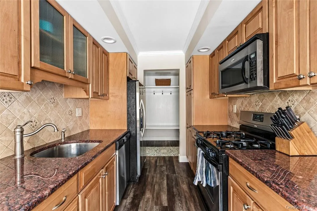39 Foxwood Circle, Mount Kisco, NY, 1 Bedroom Bedrooms, 4 Rooms Rooms,1 BathroomBathrooms,Residential Lease,For Rent,Foxwood,0,987050 39 Foxwood Circle, Mount Kisco, NY, 1 Bedroom Bedrooms, 4 Rooms Rooms,1 BathroomBathrooms,Residential Lease,For Rent,Foxwood,0,987050