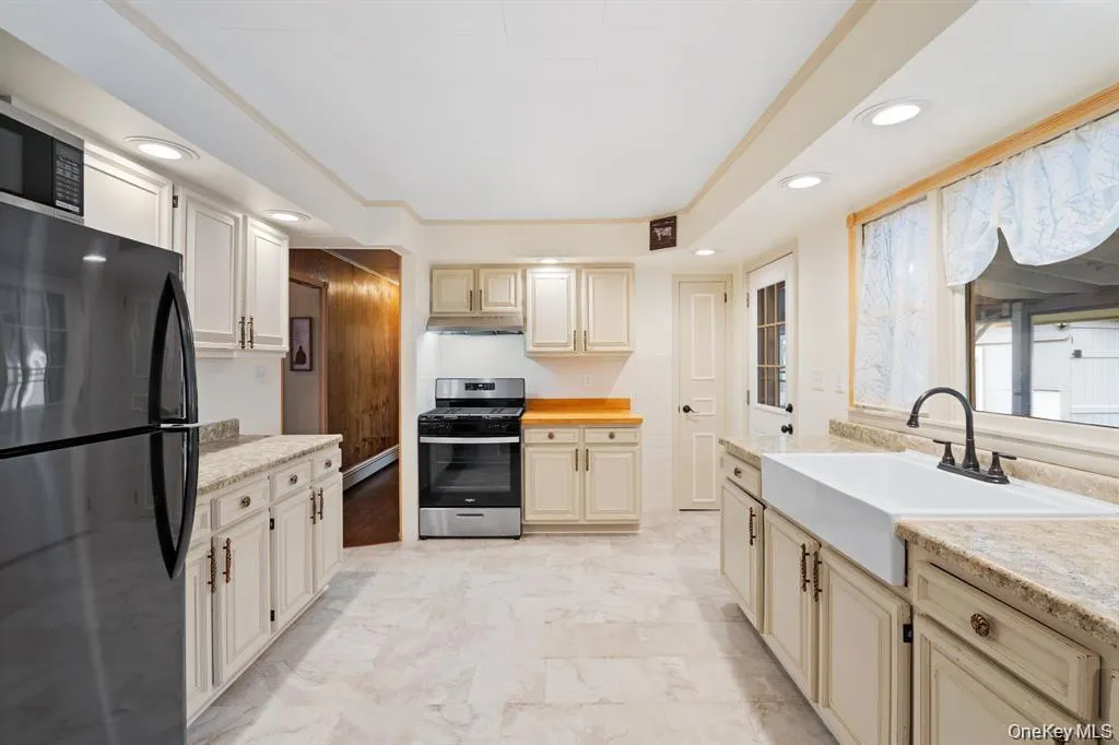 7 Red Top Road, Shawangunk, NY, 3 Bedrooms Bedrooms, 10 Rooms Rooms,1 BathroomBathrooms,Residential Lease,For Rent,Red Top,0,987053 7 Red Top Road, Shawangunk, NY, 3 Bedrooms Bedrooms, 10 Rooms Rooms,1 BathroomBathrooms,Residential Lease,For Rent,Red Top,0,987053