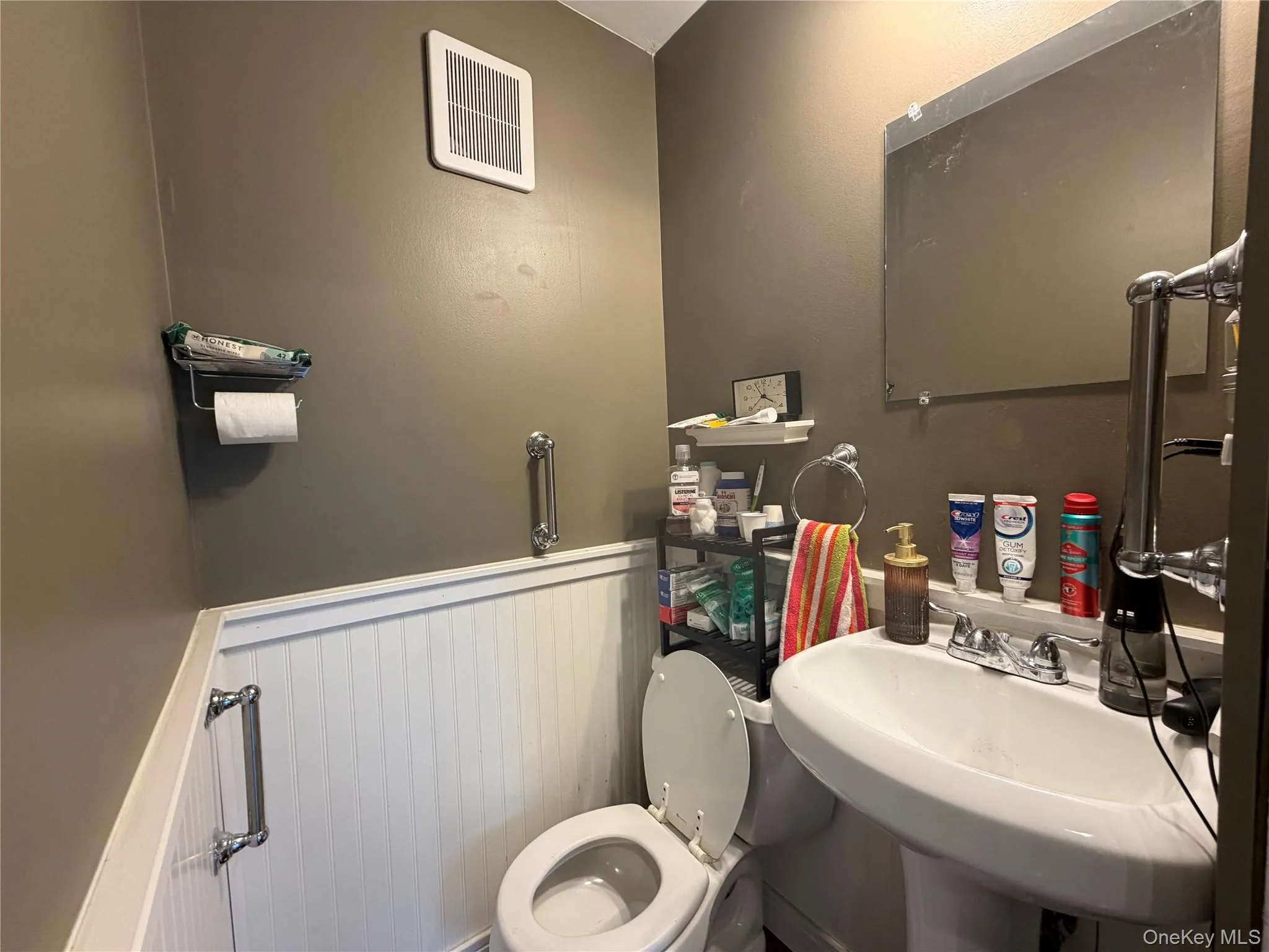 16 Eisenhower Road, Brookhaven, NY, 4 Bedrooms Bedrooms, 8 Rooms Rooms,2 BathroomsBathrooms,Residential Lease,For Rent,Eisenhower,0,987057 16 Eisenhower Road, Brookhaven, NY, 4 Bedrooms Bedrooms, 8 Rooms Rooms,2 BathroomsBathrooms,Residential Lease,For Rent,Eisenhower,0,987057