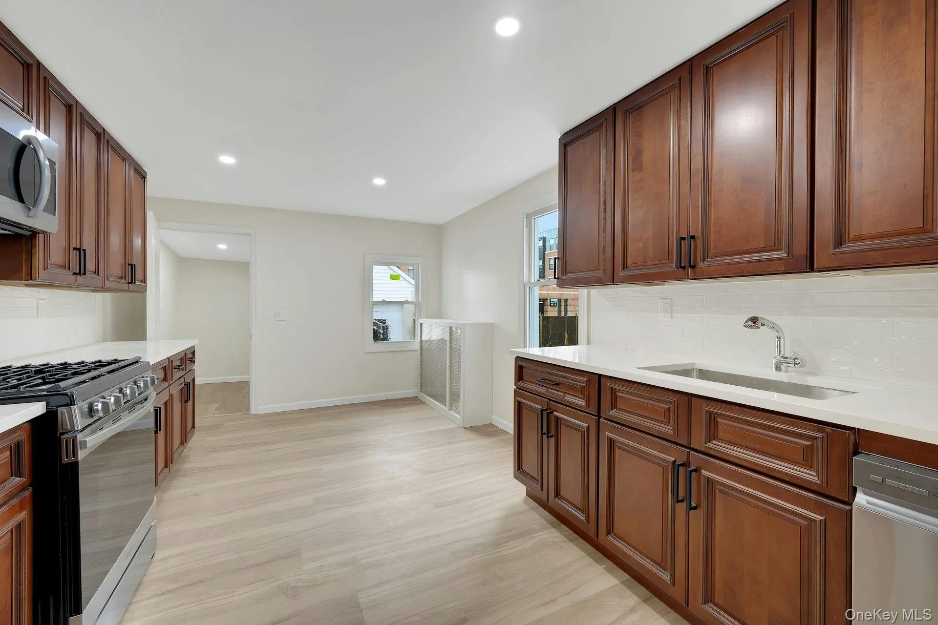25 Washington Street, Greenburgh, NY, 3 Bedrooms Bedrooms, 6 Rooms Rooms,1 BathroomBathrooms,Residential Lease,For Rent,Washington,0,987059 25 Washington Street, Greenburgh, NY, 3 Bedrooms Bedrooms, 6 Rooms Rooms,1 BathroomBathrooms,Residential Lease,For Rent,Washington,0,987059