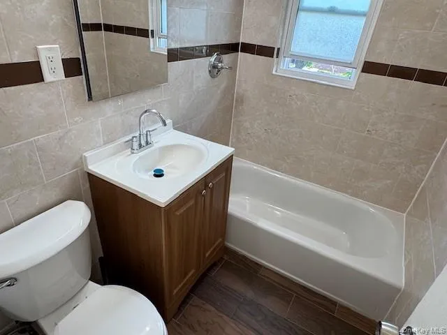 25-56 72 Street, New York, NY, 2 Bedrooms Bedrooms, 5 Rooms Rooms,1 BathroomBathrooms,Residential Lease,For Rent,72,0,987060 25-56 72 Street, New York, NY, 2 Bedrooms Bedrooms, 5 Rooms Rooms,1 BathroomBathrooms,Residential Lease,For Rent,72,0,987060
