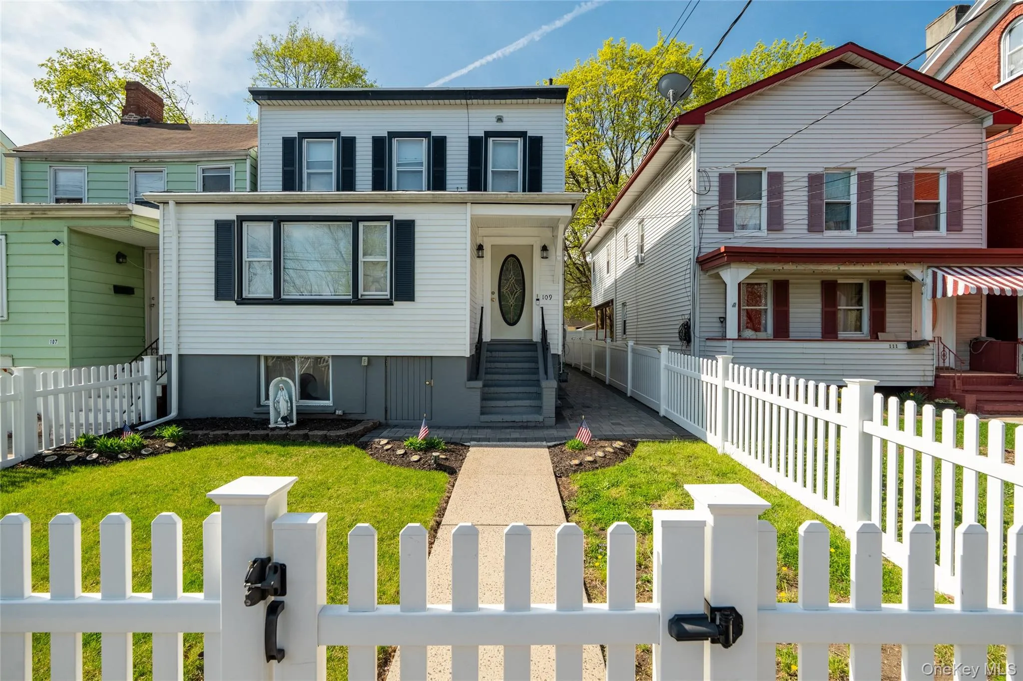 109 Broadway, Haverstraw, NY, 3 Bedrooms Bedrooms, 8 Rooms Rooms,1 BathroomBathrooms,Residential Lease,For Rent,Broadway,0,987066 109 Broadway, Haverstraw, NY, 3 Bedrooms Bedrooms, 8 Rooms Rooms,1 BathroomBathrooms,Residential Lease,For Rent,Broadway,0,987066