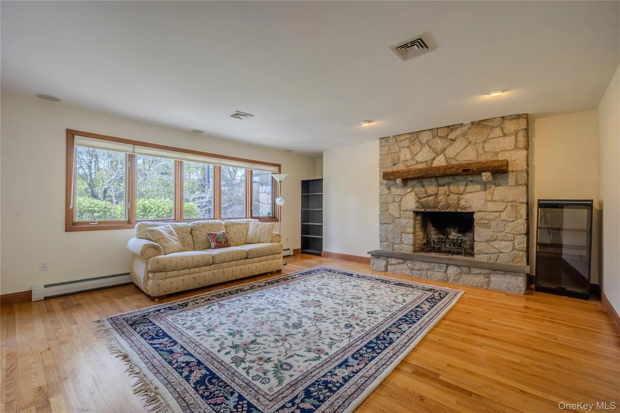 19-21 Lamela Drive, Marlboro, NY, 2 Bedrooms Bedrooms, 5 Rooms Rooms,2 BathroomsBathrooms,Residential Lease,For Rent,Lamela,0,987082 19-21 Lamela Drive, Marlboro, NY, 2 Bedrooms Bedrooms, 5 Rooms Rooms,2 BathroomsBathrooms,Residential Lease,For Rent,Lamela,0,987082