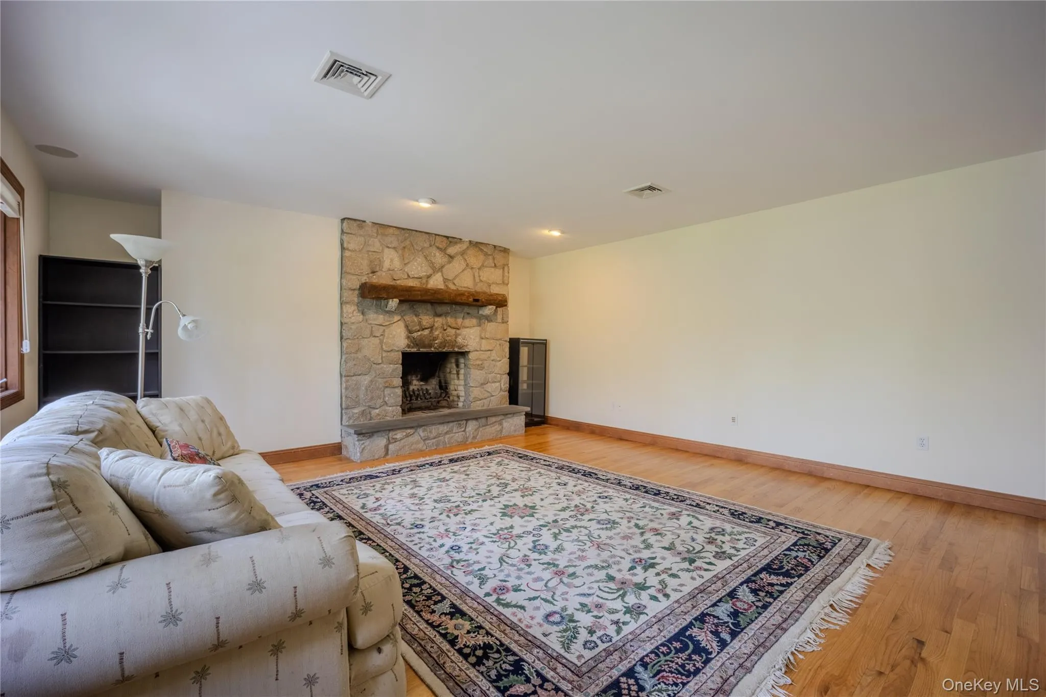 19-21 Lamela Drive, Marlboro, NY, 2 Bedrooms Bedrooms, 5 Rooms Rooms,2 BathroomsBathrooms,Residential Lease,For Rent,Lamela,0,987082 19-21 Lamela Drive, Marlboro, NY, 2 Bedrooms Bedrooms, 5 Rooms Rooms,2 BathroomsBathrooms,Residential Lease,For Rent,Lamela,0,987082
