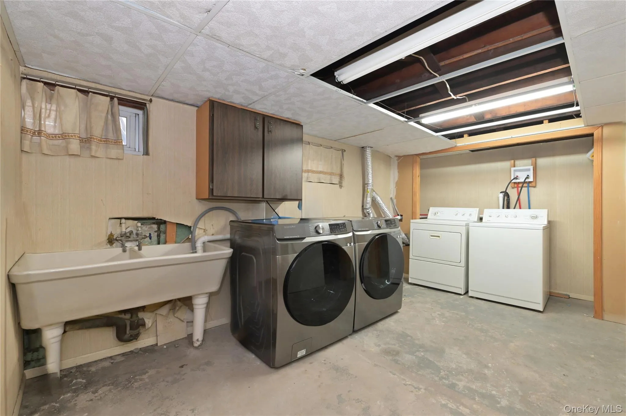 24948 Rushmore Terrace, New York, NY, 3 Bedrooms Bedrooms, 7 Rooms Rooms,2 BathroomsBathrooms,Residential Lease,For Rent,Rushmore,0,987087 24948 Rushmore Terrace, New York, NY, 3 Bedrooms Bedrooms, 7 Rooms Rooms,2 BathroomsBathrooms,Residential Lease,For Rent,Rushmore,0,987087
