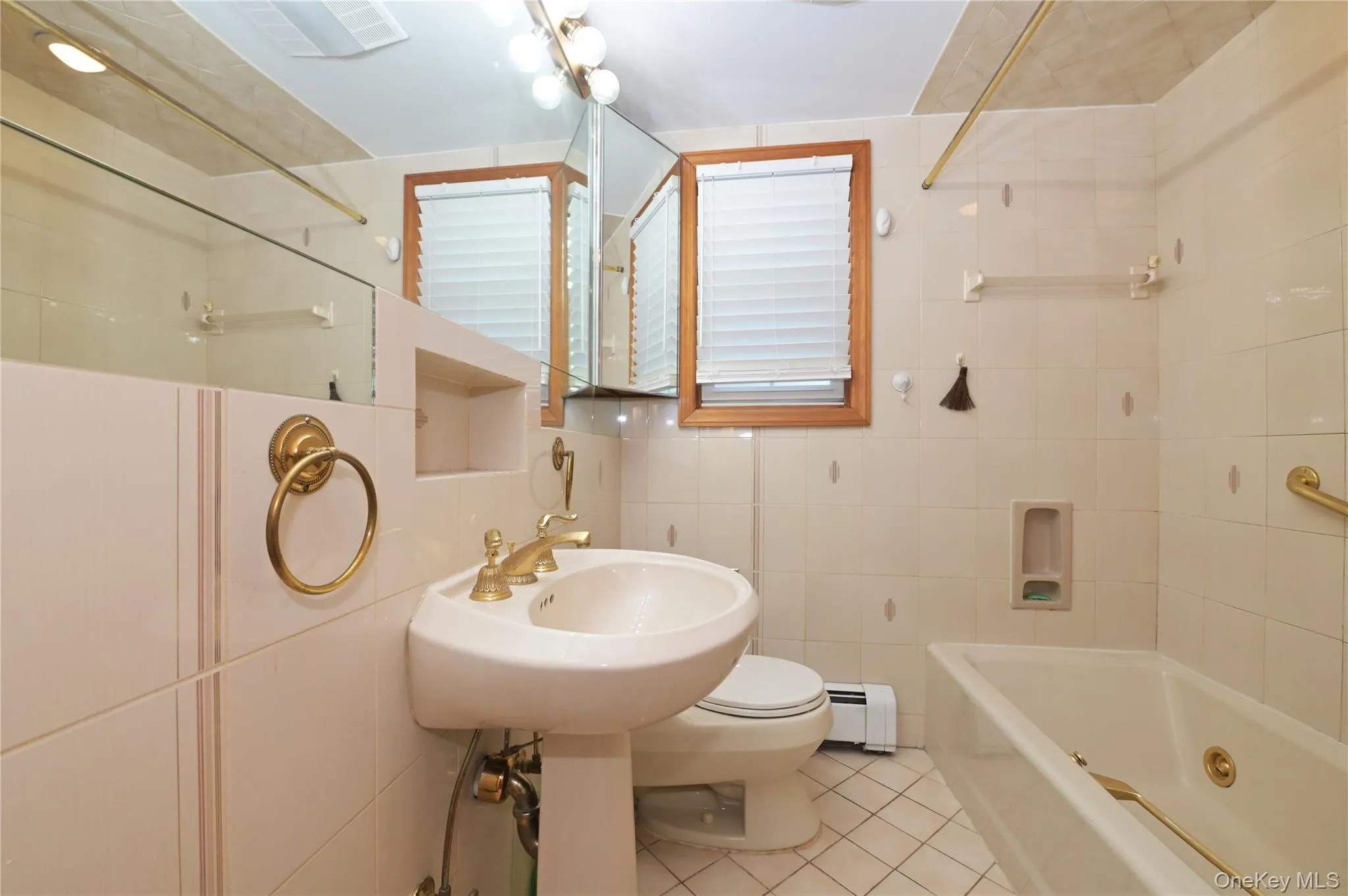 249-48 Rushmore Terrace, New York, NY, 3 Bedrooms Bedrooms, 7 Rooms Rooms,2 BathroomsBathrooms,Residential Lease,For Rent,Rushmore,0,987087 249-48 Rushmore Terrace, New York, NY, 3 Bedrooms Bedrooms, 7 Rooms Rooms,2 BathroomsBathrooms,Residential Lease,For Rent,Rushmore,0,987087