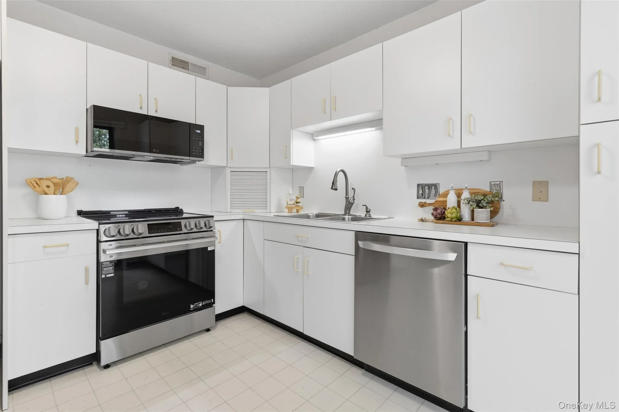 567 Heritage Hills, Somers, NY, 1 Bedroom Bedrooms, 3 Rooms Rooms,1 BathroomBathrooms,Residential,For Rent,Heritage,0,987091 567 Heritage Hills, Somers, NY, 1 Bedroom Bedrooms, 3 Rooms Rooms,1 BathroomBathrooms,Residential,For Rent,Heritage,0,987091