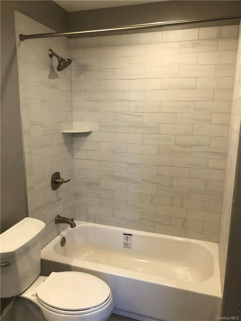 Beautiful bathroom with tub Beautiful bathroom with tub