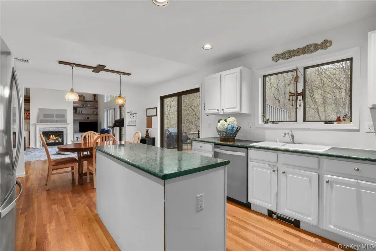 47 Driftwood, Somers, NY, 3 Bedrooms Bedrooms, 9 Rooms Rooms,3 BathroomsBathrooms,Residential,For Rent,Driftwood,0,987127 47 Driftwood, Somers, NY, 3 Bedrooms Bedrooms, 9 Rooms Rooms,3 BathroomsBathrooms,Residential,For Rent,Driftwood,0,987127