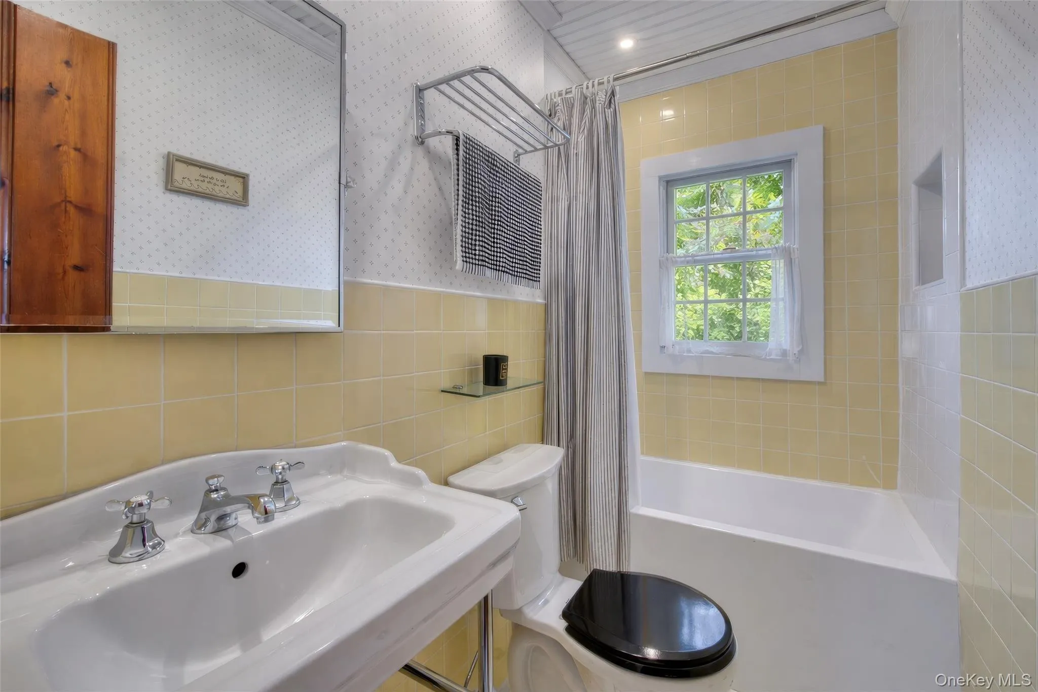 1st Floor Full Bath 1st Floor Full Bath