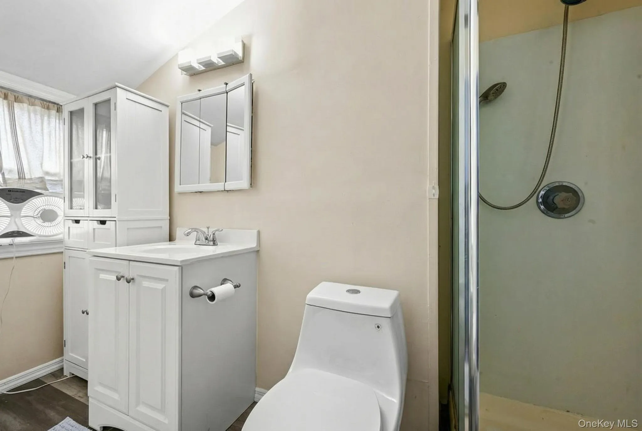 6 Willow Road, North Hempstead, NY, 3 Bedrooms Bedrooms, 8 Rooms Rooms,2 BathroomsBathrooms,Residential,For Rent,Willow,0,KEY987144 6 Willow Road, North Hempstead, NY, 3 Bedrooms Bedrooms, 8 Rooms Rooms,2 BathroomsBathrooms,Residential,For Rent,Willow,0,KEY987144