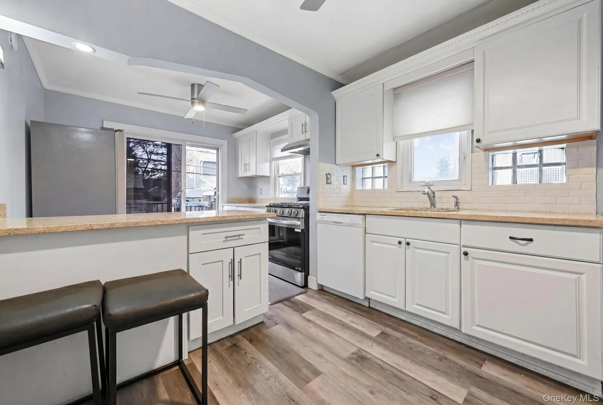 6 Willow Road, North Hempstead, NY, 3 Bedrooms Bedrooms, 8 Rooms Rooms,2 BathroomsBathrooms,Residential,For Rent,Willow,0,KEY987144 6 Willow Road, North Hempstead, NY, 3 Bedrooms Bedrooms, 8 Rooms Rooms,2 BathroomsBathrooms,Residential,For Rent,Willow,0,KEY987144