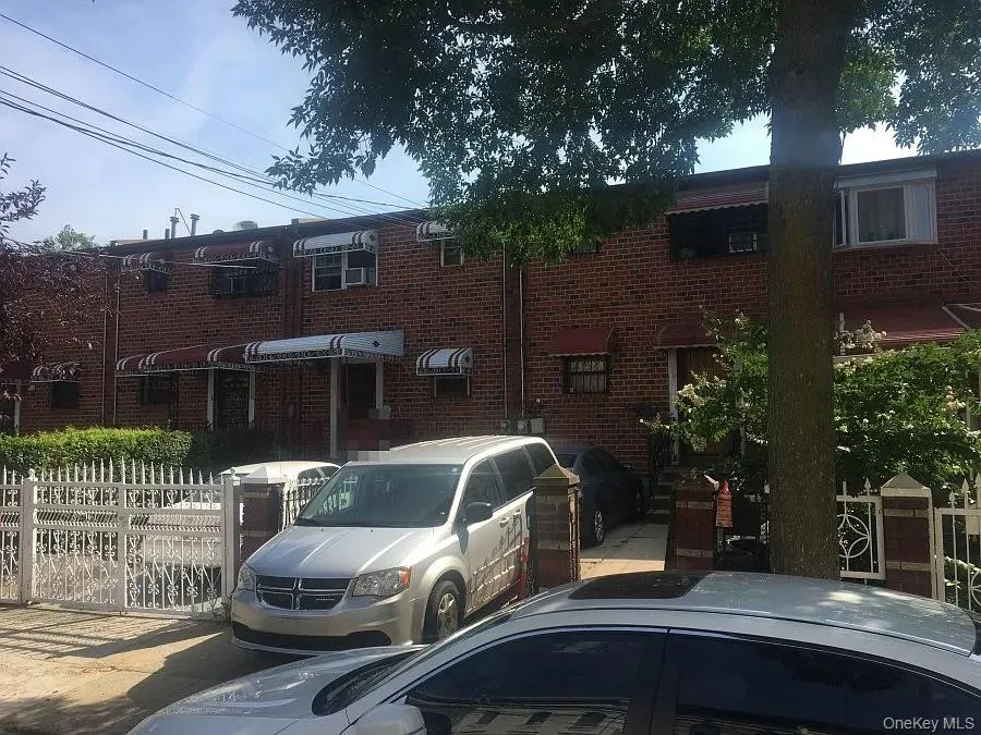 395 Vermont Street, New York, NY, 3 Bedrooms Bedrooms, 6 Rooms Rooms,1 BathroomBathrooms,Residential,For Rent,Vermont,0,987145 395 Vermont Street, New York, NY, 3 Bedrooms Bedrooms, 6 Rooms Rooms,1 BathroomBathrooms,Residential,For Rent,Vermont,0,987145