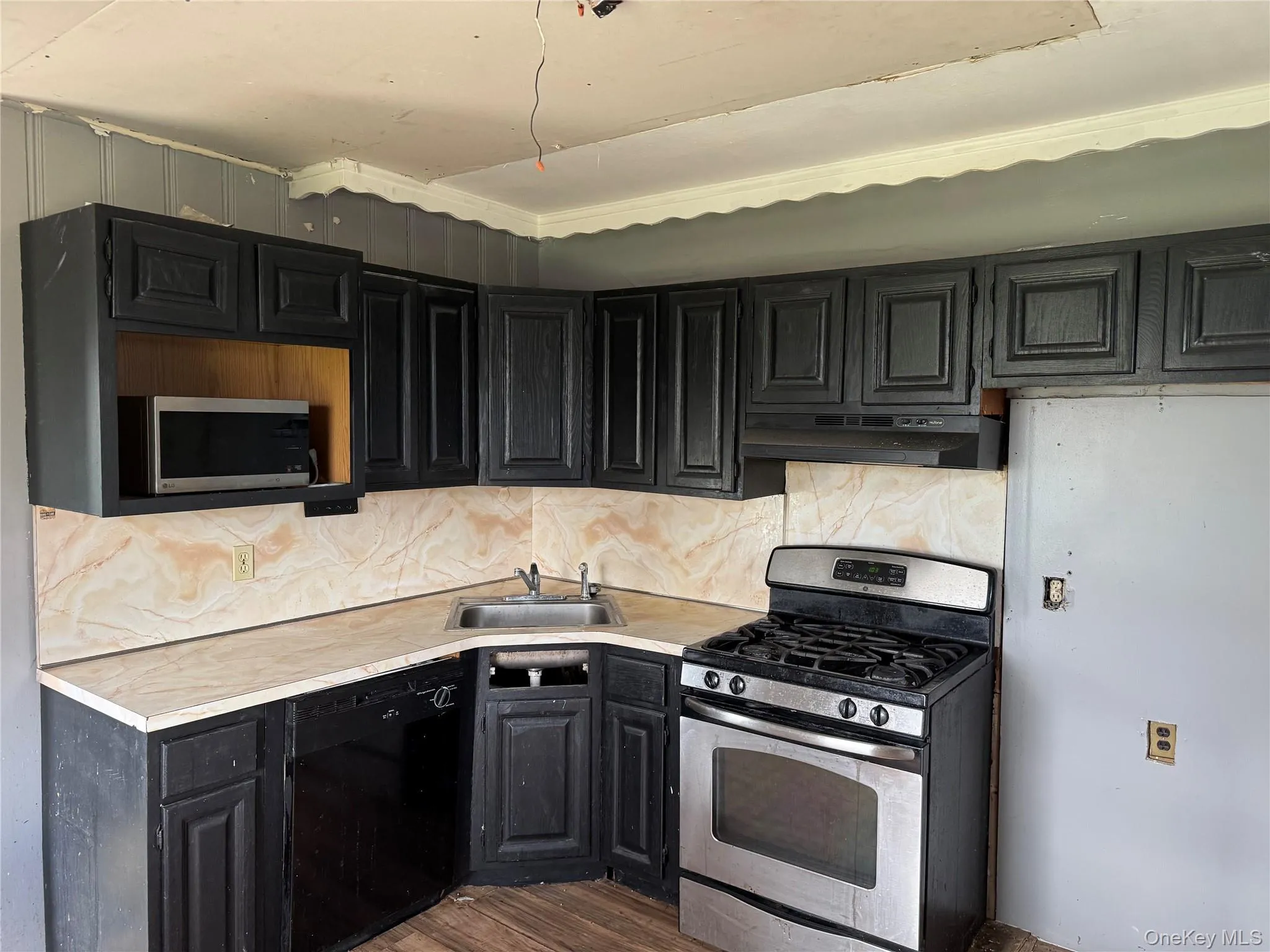 41 Princeton Street, Islip, NY, 4 Bedrooms Bedrooms, 7 Rooms Rooms,2 BathroomsBathrooms,Residential Sale,For Rent,Princeton,0,987155 41 Princeton Street, Islip, NY, 4 Bedrooms Bedrooms, 7 Rooms Rooms,2 BathroomsBathrooms,Residential Sale,For Rent,Princeton,0,987155
