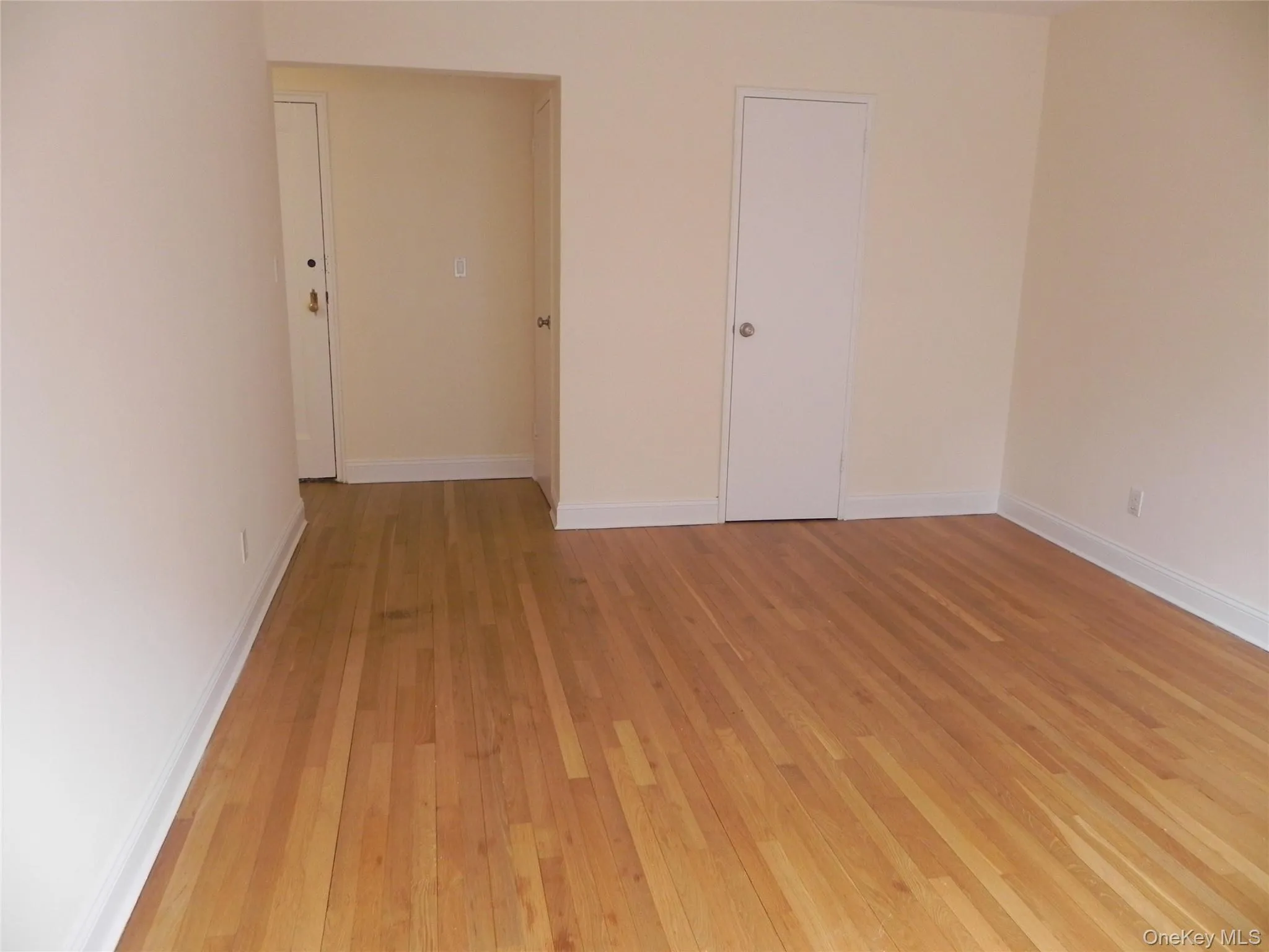 11 Schenck Avenue, North Hempstead, NY, 1 Bedroom Bedrooms, 3 Rooms Rooms,1 BathroomBathrooms,Residential Lease,For Rent,Schenck,0,987157 11 Schenck Avenue, North Hempstead, NY, 1 Bedroom Bedrooms, 3 Rooms Rooms,1 BathroomBathrooms,Residential Lease,For Rent,Schenck,0,987157