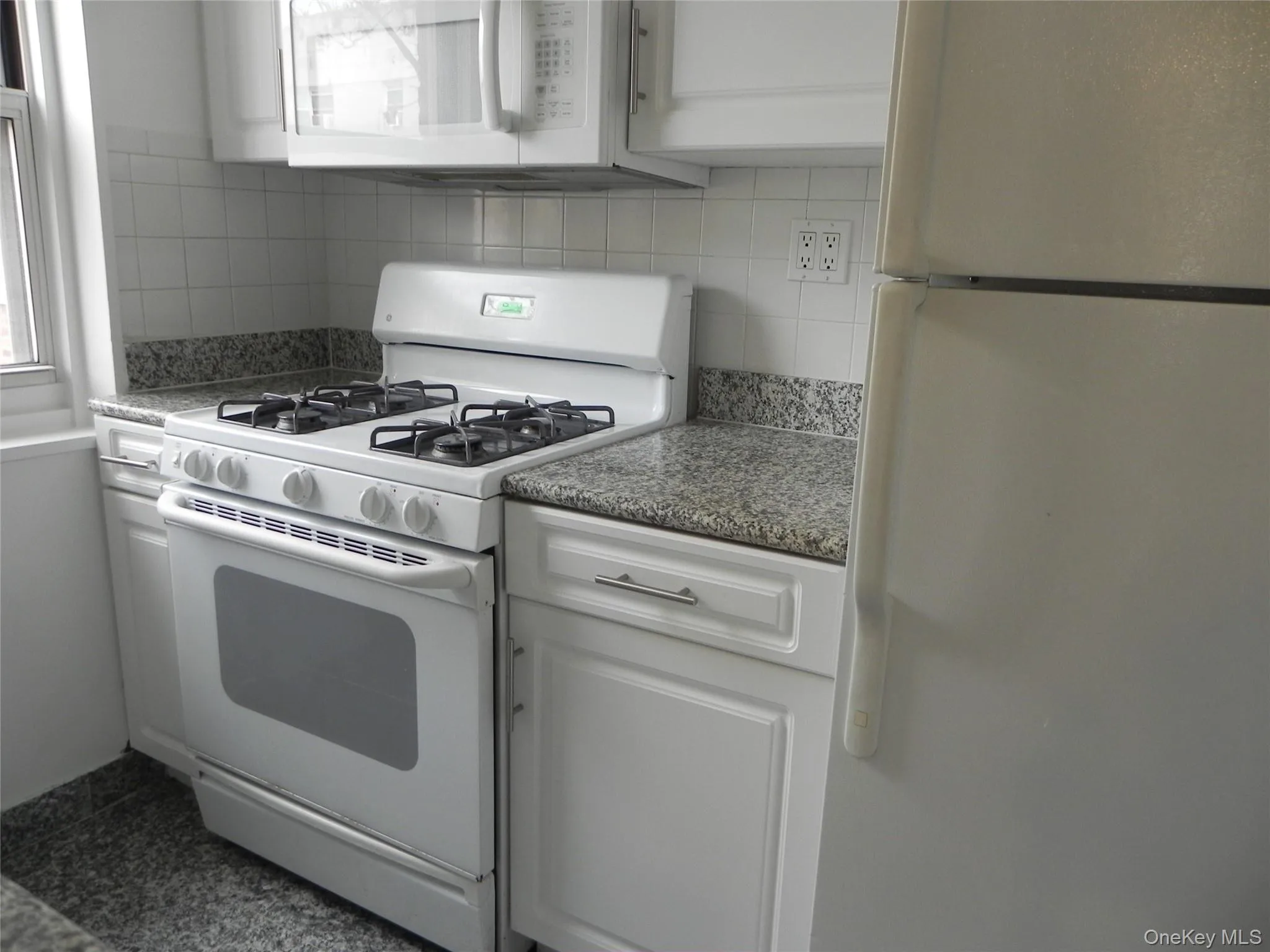 11 Schenck Avenue, North Hempstead, NY, 1 Bedroom Bedrooms, 3 Rooms Rooms,1 BathroomBathrooms,Residential Lease,For Rent,Schenck,0,987157 11 Schenck Avenue, North Hempstead, NY, 1 Bedroom Bedrooms, 3 Rooms Rooms,1 BathroomBathrooms,Residential Lease,For Rent,Schenck,0,987157