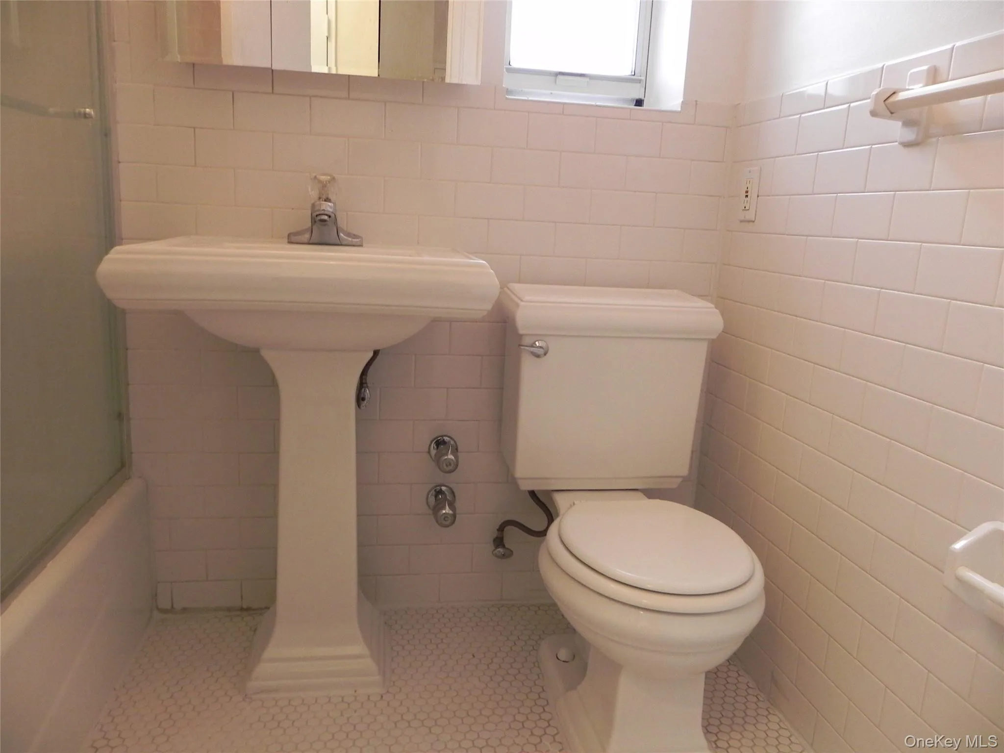 11 Schenck Avenue, North Hempstead, NY, 1 Bedroom Bedrooms, 3 Rooms Rooms,1 BathroomBathrooms,Residential Lease,For Rent,Schenck,0,987157 11 Schenck Avenue, North Hempstead, NY, 1 Bedroom Bedrooms, 3 Rooms Rooms,1 BathroomBathrooms,Residential Lease,For Rent,Schenck,0,987157