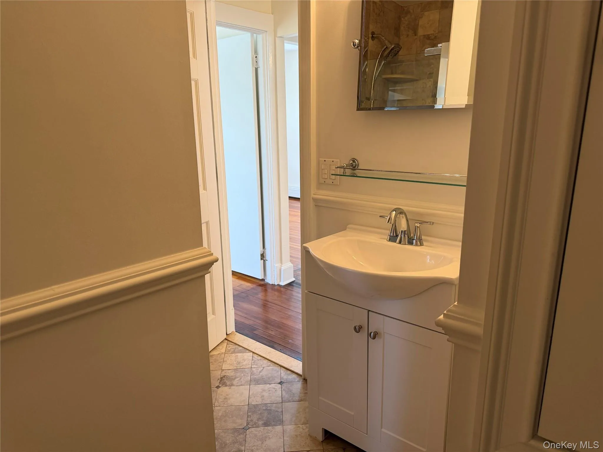 41 Mc Alpin Avenue, Carmel, NY, 1 Bedroom Bedrooms, 5 Rooms Rooms,1 BathroomBathrooms,Residential Lease,For Rent,Mc Alpin,0,987161 41 Mc Alpin Avenue, Carmel, NY, 1 Bedroom Bedrooms, 5 Rooms Rooms,1 BathroomBathrooms,Residential Lease,For Rent,Mc Alpin,0,987161
