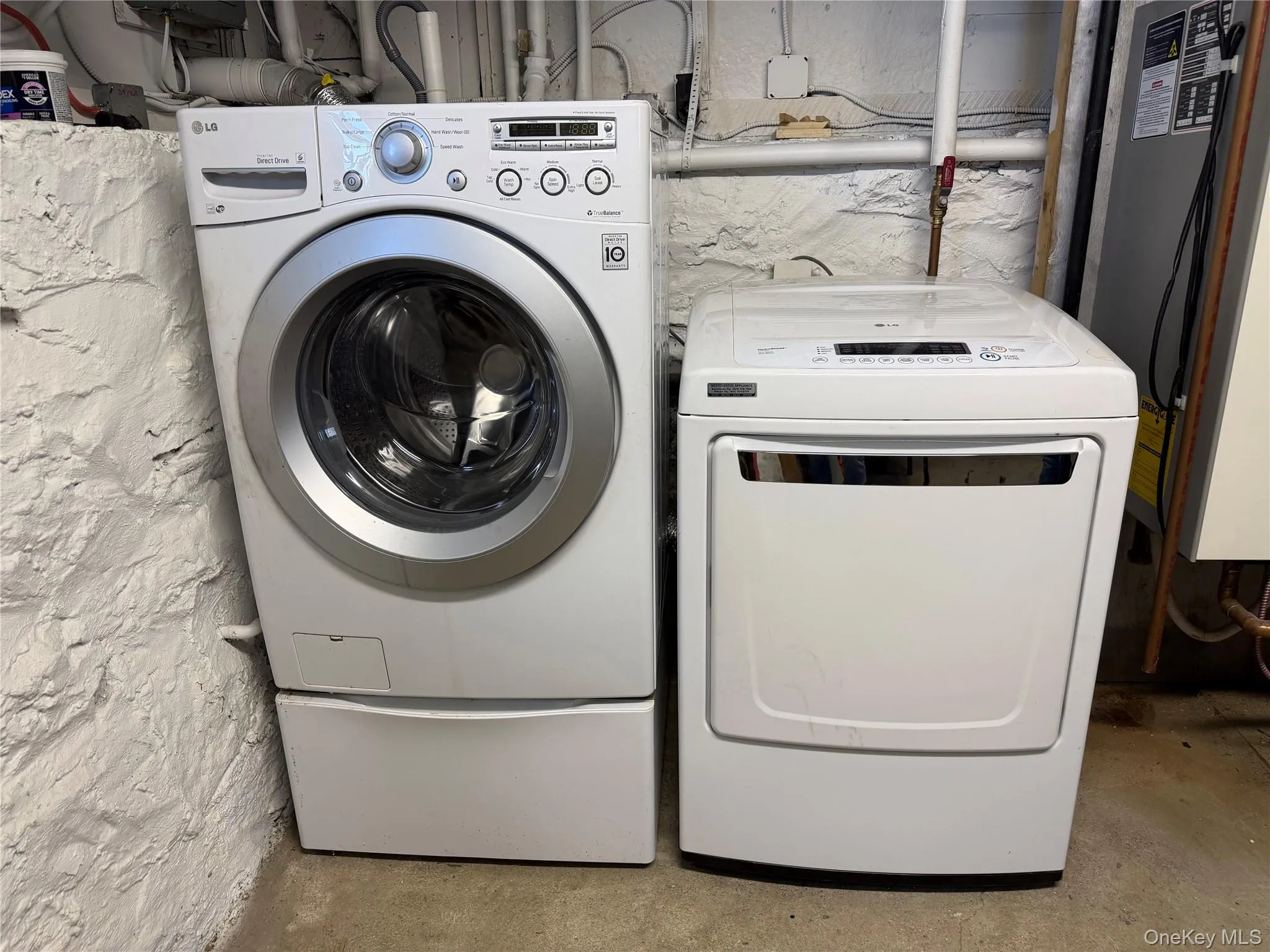 access to washer/dryer access to washer/dryer