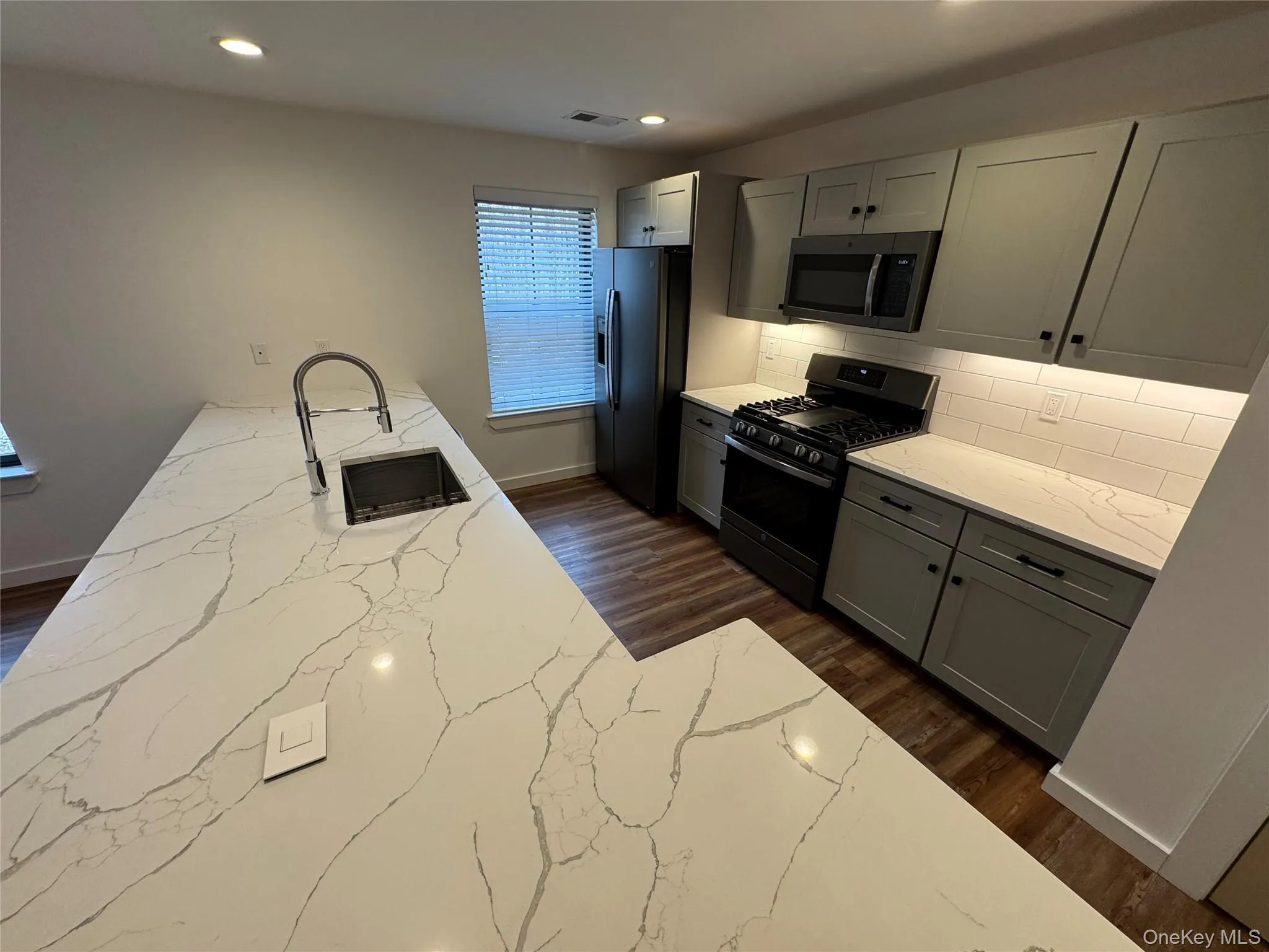 669 SHEAFE Road, Poughkeepsie (town), NY, 2 Bedrooms Bedrooms, 4 Rooms Rooms,2 BathroomsBathrooms,Residential Lease,For Rent,SHEAFE,0,987179 669 SHEAFE Road, Poughkeepsie (town), NY, 2 Bedrooms Bedrooms, 4 Rooms Rooms,2 BathroomsBathrooms,Residential Lease,For Rent,SHEAFE,0,987179