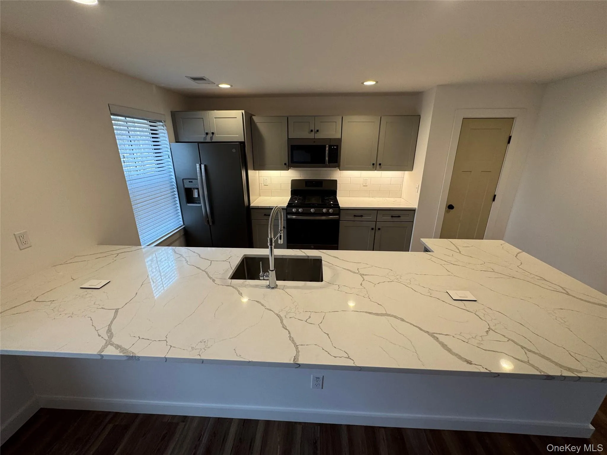 669 SHEAFE Road, Poughkeepsie (town), NY, 2 Bedrooms Bedrooms, 4 Rooms Rooms,2 BathroomsBathrooms,Residential Lease,For Rent,SHEAFE,0,987179 669 SHEAFE Road, Poughkeepsie (town), NY, 2 Bedrooms Bedrooms, 4 Rooms Rooms,2 BathroomsBathrooms,Residential Lease,For Rent,SHEAFE,0,987179