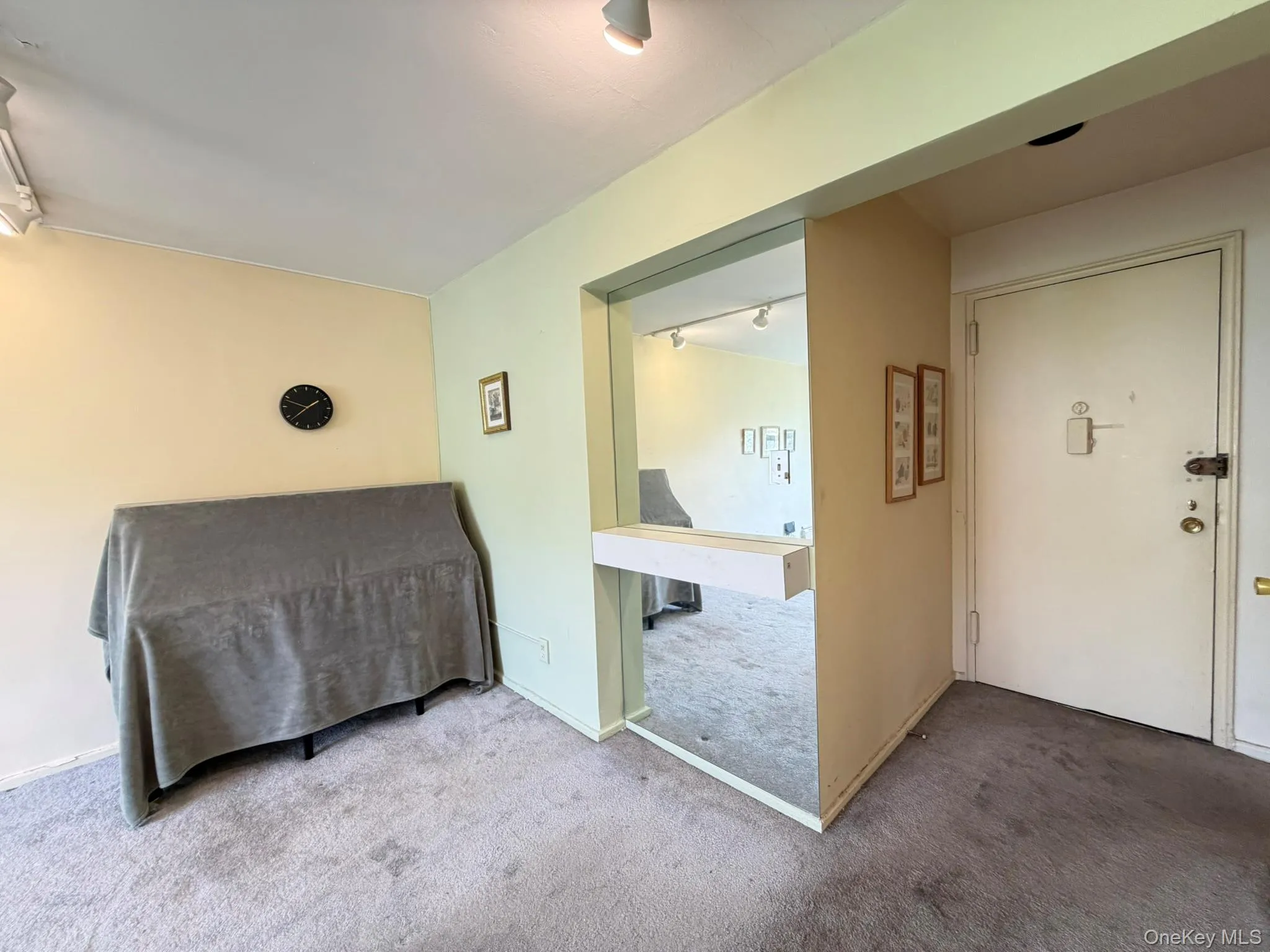 185 Middle Neck Road, North Hempstead, NY, 1 Bedroom Bedrooms, 5 Rooms Rooms,1 BathroomBathrooms,Residential,For Rent,Middle Neck,0,987181 185 Middle Neck Road, North Hempstead, NY, 1 Bedroom Bedrooms, 5 Rooms Rooms,1 BathroomBathrooms,Residential,For Rent,Middle Neck,0,987181