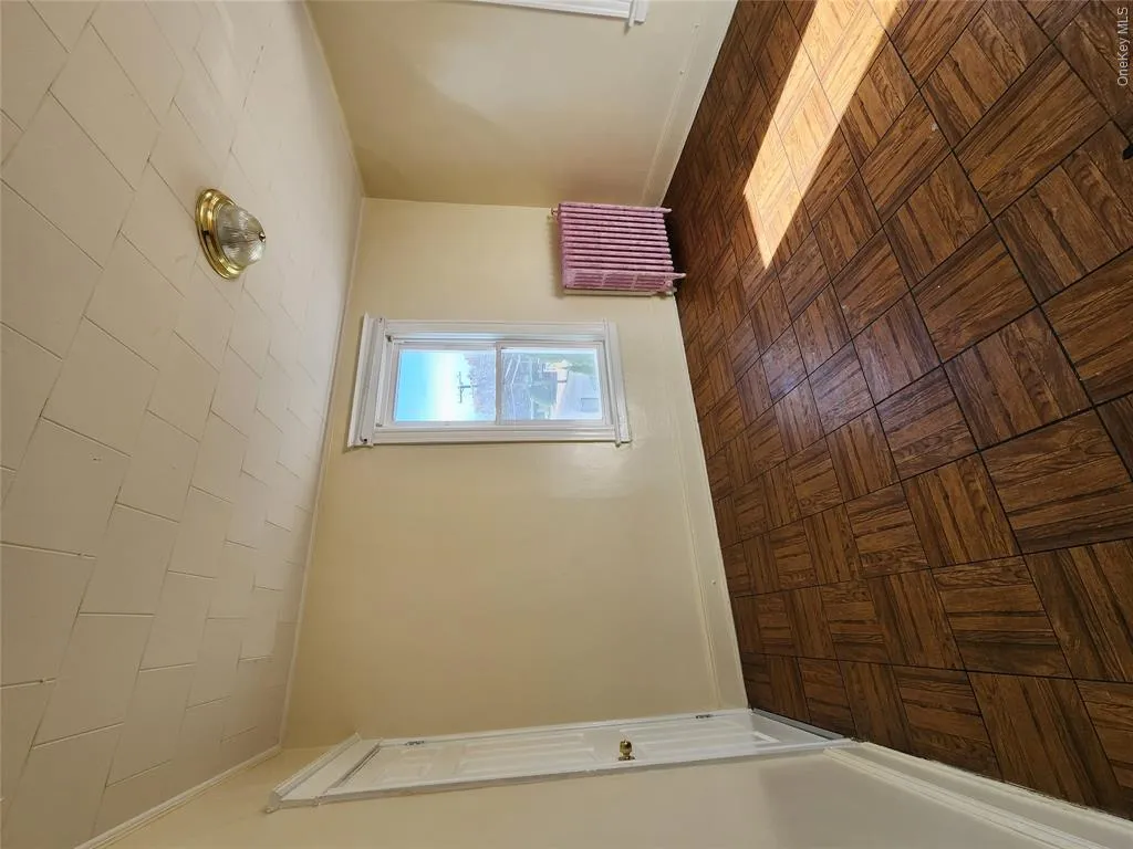 184 Trenchard Street, Yonkers, NY, 2 Bedrooms Bedrooms, 4 Rooms Rooms,1 BathroomBathrooms,Residential Lease,For Rent,Trenchard,0,987186 184 Trenchard Street, Yonkers, NY, 2 Bedrooms Bedrooms, 4 Rooms Rooms,1 BathroomBathrooms,Residential Lease,For Rent,Trenchard,0,987186