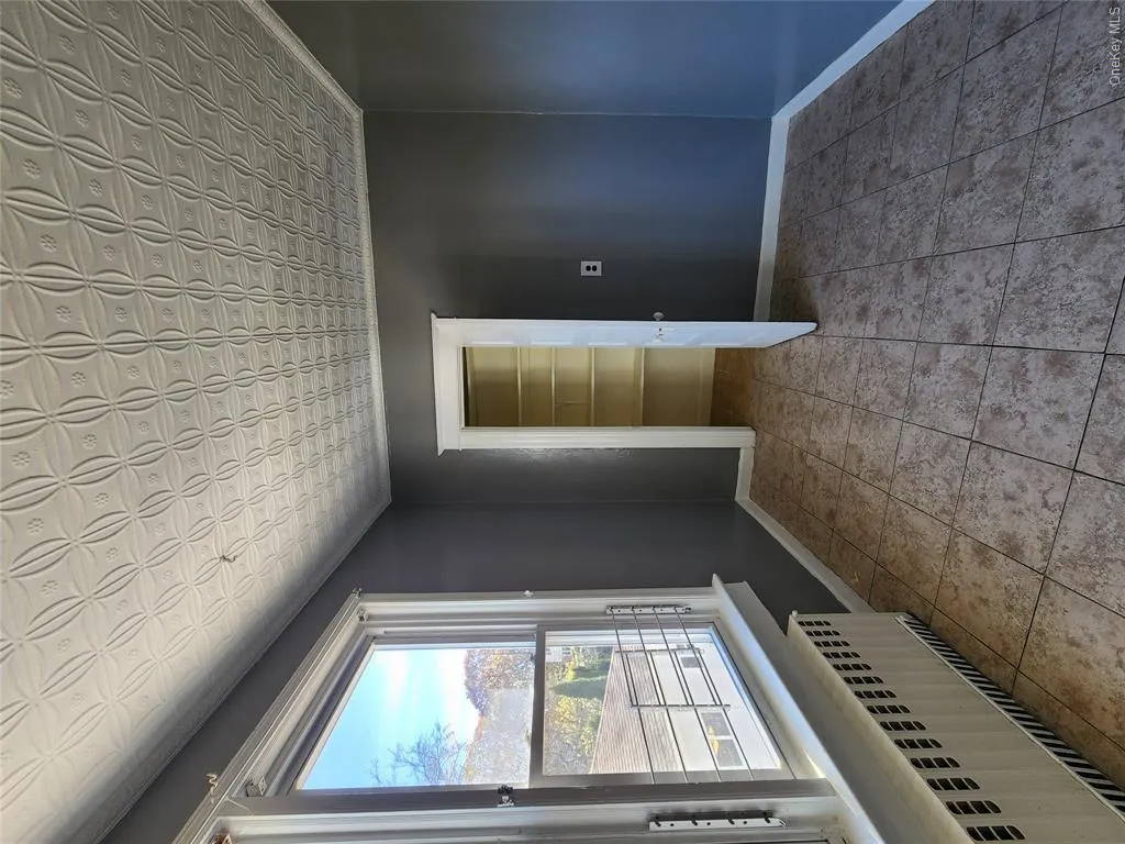 184 Trenchard Street, Yonkers, NY, 2 Bedrooms Bedrooms, 4 Rooms Rooms,1 BathroomBathrooms,Residential Lease,For Rent,Trenchard,0,987186 184 Trenchard Street, Yonkers, NY, 2 Bedrooms Bedrooms, 4 Rooms Rooms,1 BathroomBathrooms,Residential Lease,For Rent,Trenchard,0,987186