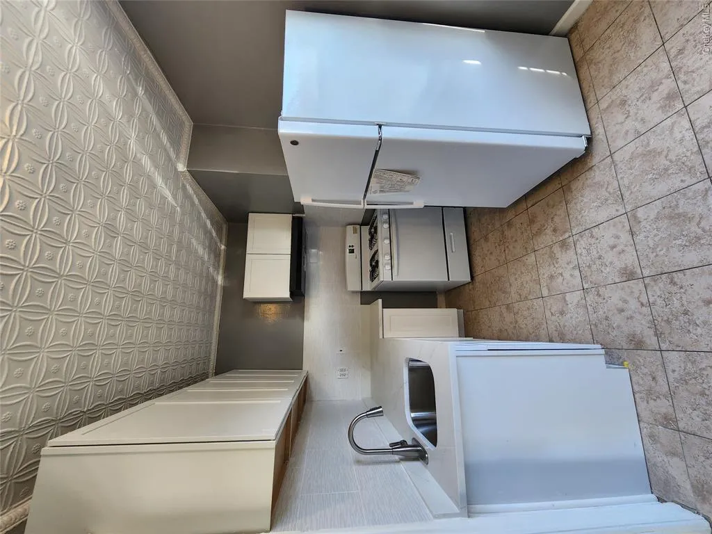 184 Trenchard Street, Yonkers, NY, 2 Bedrooms Bedrooms, 4 Rooms Rooms,1 BathroomBathrooms,Residential Lease,For Rent,Trenchard,0,987186 184 Trenchard Street, Yonkers, NY, 2 Bedrooms Bedrooms, 4 Rooms Rooms,1 BathroomBathrooms,Residential Lease,For Rent,Trenchard,0,987186
