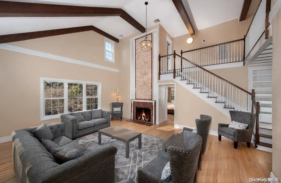 Two story Family Room with fireplace Two story Family Room with fireplace