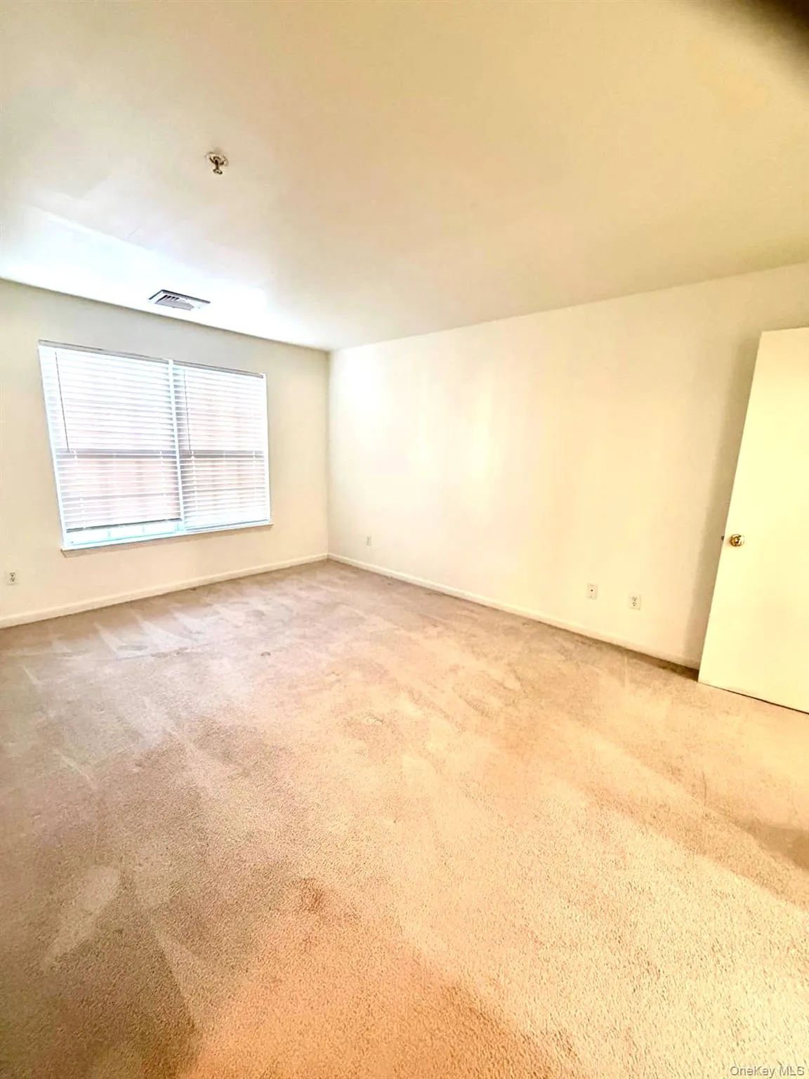 139 Ruth Court, Middletown, NY, 2 Bedrooms Bedrooms, 6 Rooms Rooms,2 BathroomsBathrooms,Residential Lease,For Rent,Ruth,0,987209 139 Ruth Court, Middletown, NY, 2 Bedrooms Bedrooms, 6 Rooms Rooms,2 BathroomsBathrooms,Residential Lease,For Rent,Ruth,0,987209