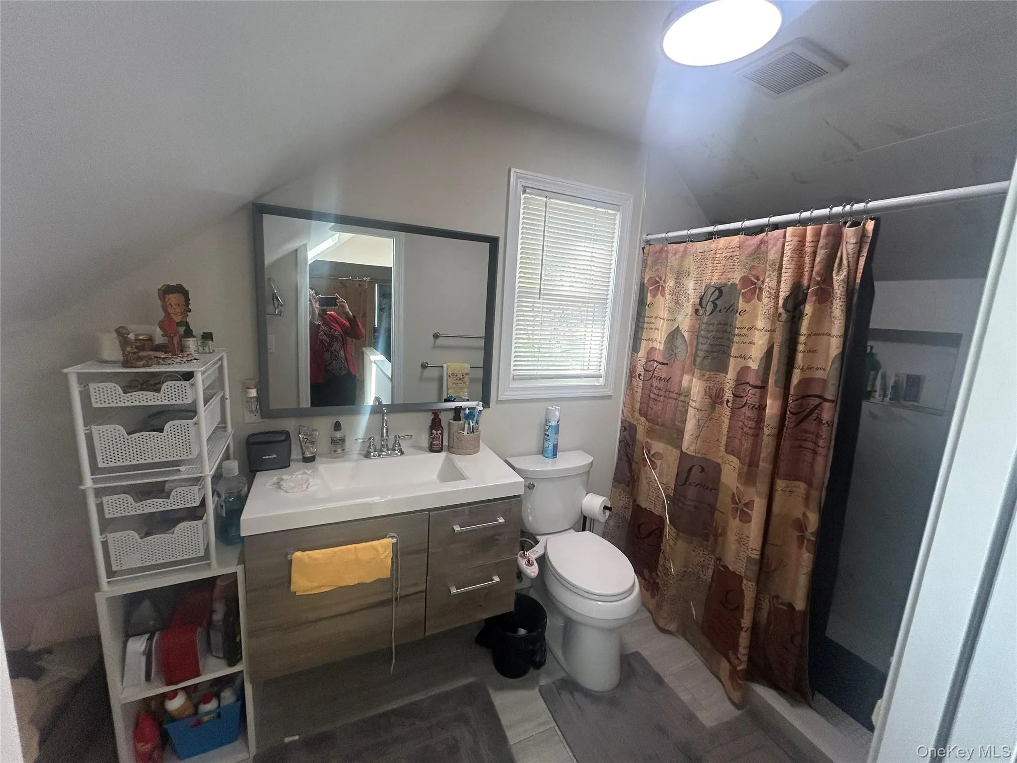 2nd Bathroom upstairs 2nd Bathroom upstairs