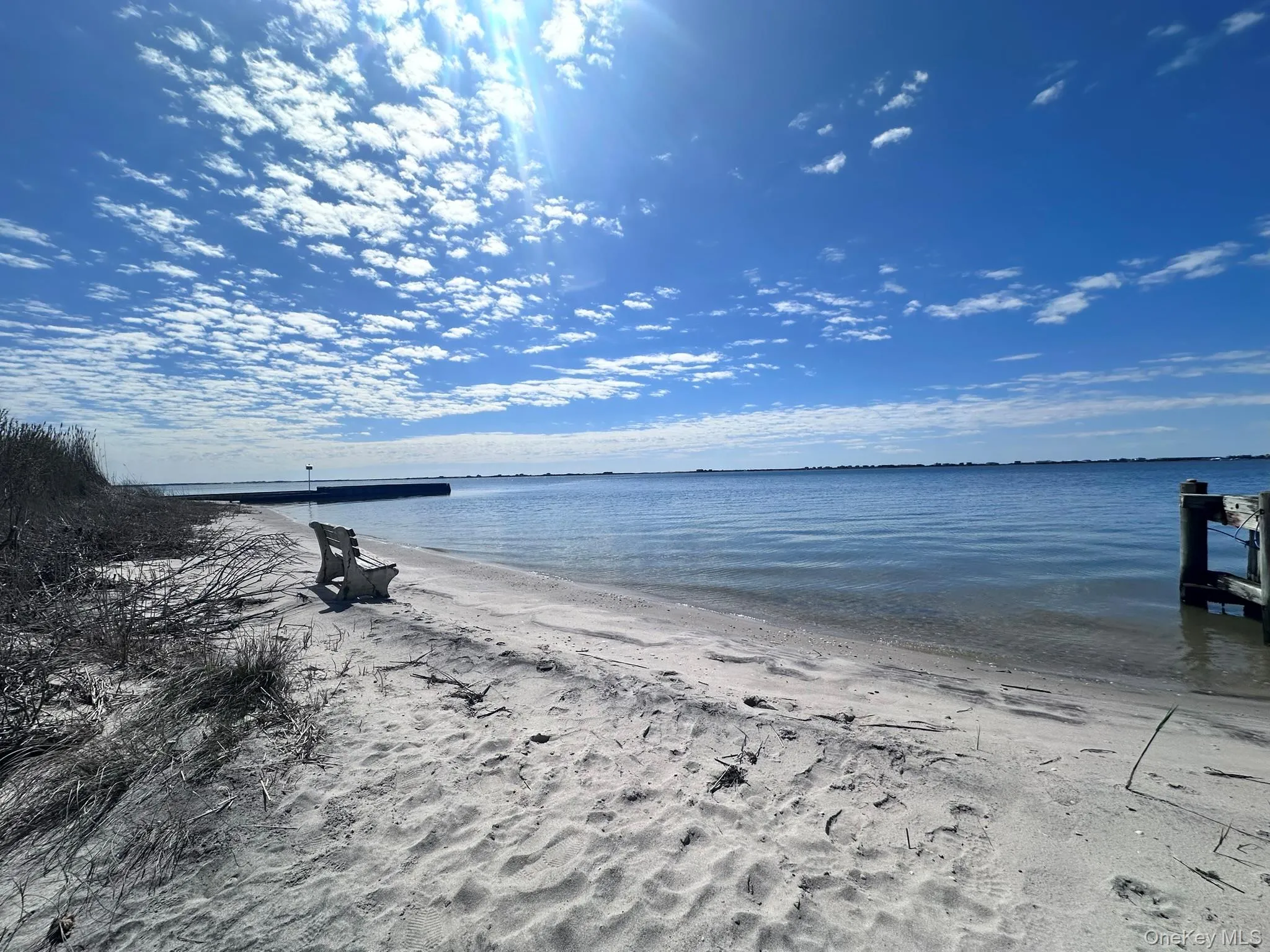 The property offers direct access to a sandy beach with calm waters The property offers direct access to a sandy beach with calm waters