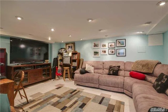3315 167TH, New York, NY, 5 Bedrooms Bedrooms, 10 Rooms Rooms,2 BathroomsBathrooms,Residential,For Rent,167TH,0,987232 3315 167TH, New York, NY, 5 Bedrooms Bedrooms, 10 Rooms Rooms,2 BathroomsBathrooms,Residential,For Rent,167TH,0,987232