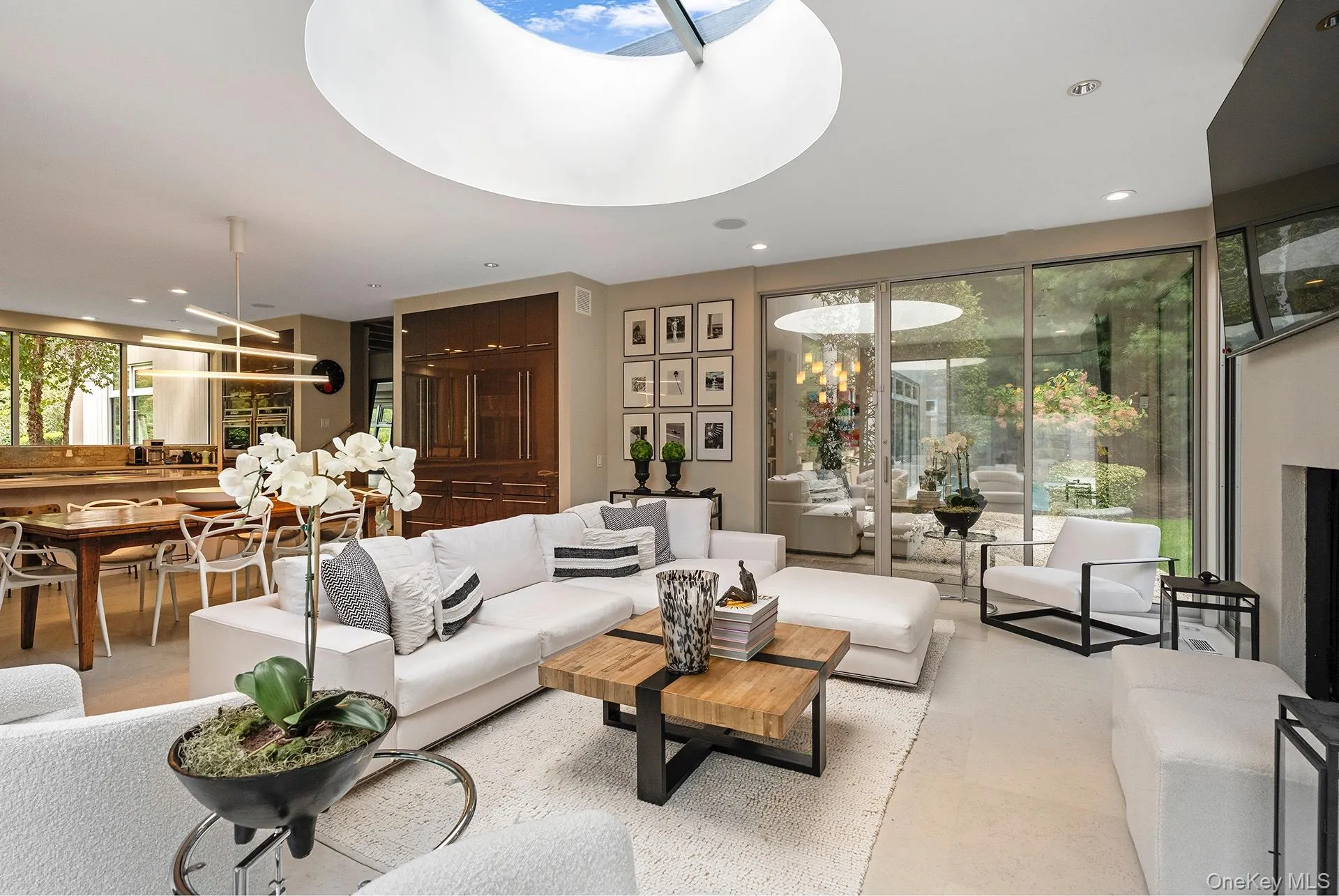 7 Rolling Wood Lane, East Hampton, NY, 6 Bedrooms Bedrooms, 14 Rooms Rooms,6 BathroomsBathrooms,Residential Lease,For Rent,Rolling Wood,0,987239 7 Rolling Wood Lane, East Hampton, NY, 6 Bedrooms Bedrooms, 14 Rooms Rooms,6 BathroomsBathrooms,Residential Lease,For Rent,Rolling Wood,0,987239