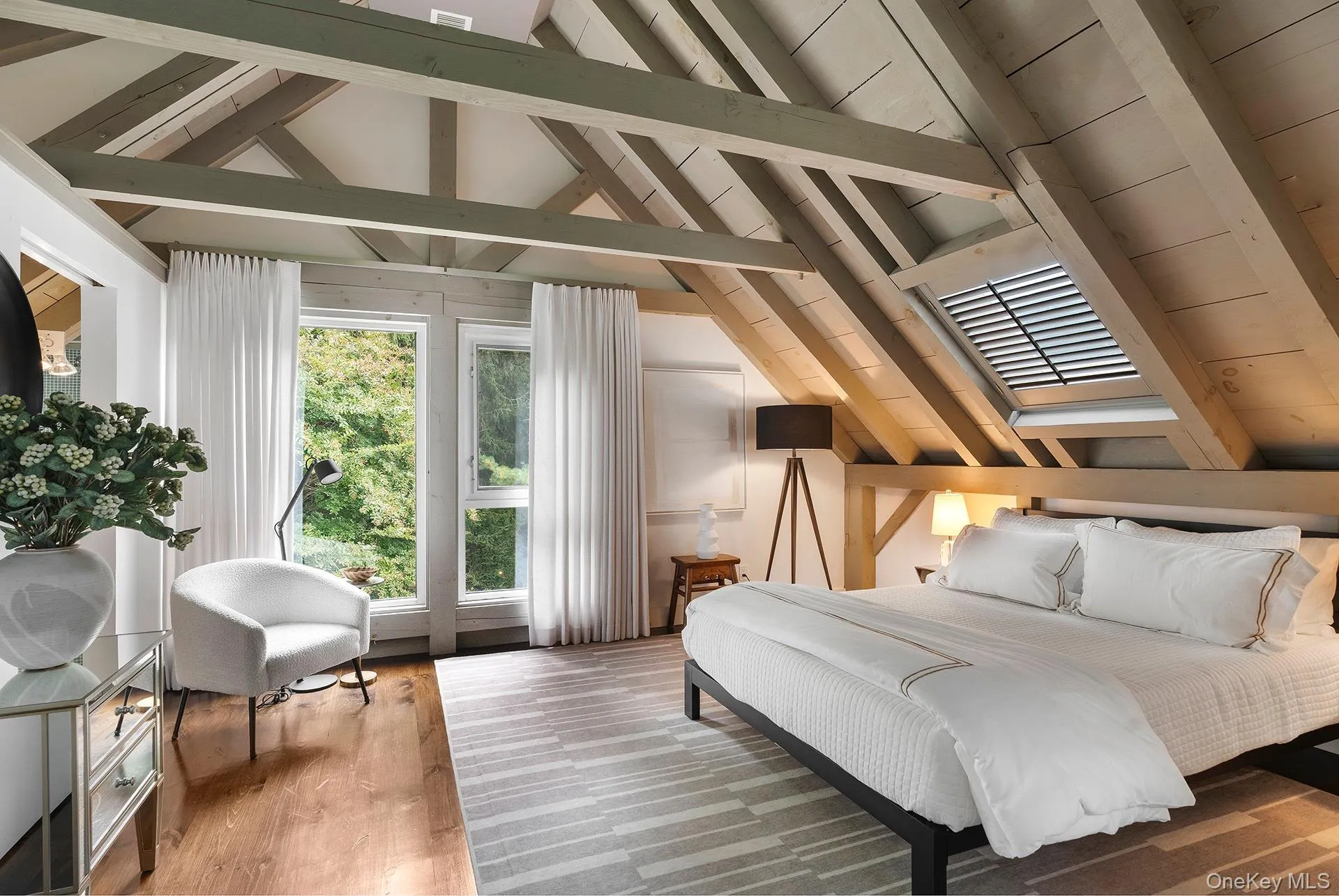 7 Rolling Wood Lane, East Hampton, NY, 6 Bedrooms Bedrooms, 14 Rooms Rooms,6 BathroomsBathrooms,Residential Lease,For Rent,Rolling Wood,0,987239 7 Rolling Wood Lane, East Hampton, NY, 6 Bedrooms Bedrooms, 14 Rooms Rooms,6 BathroomsBathrooms,Residential Lease,For Rent,Rolling Wood,0,987239